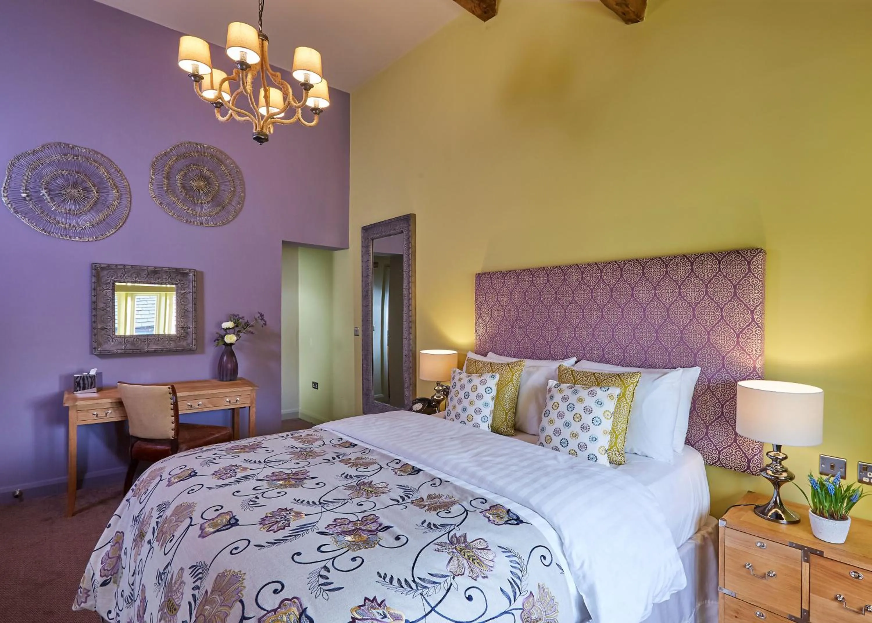 Bed in The White Hart at Lydgate