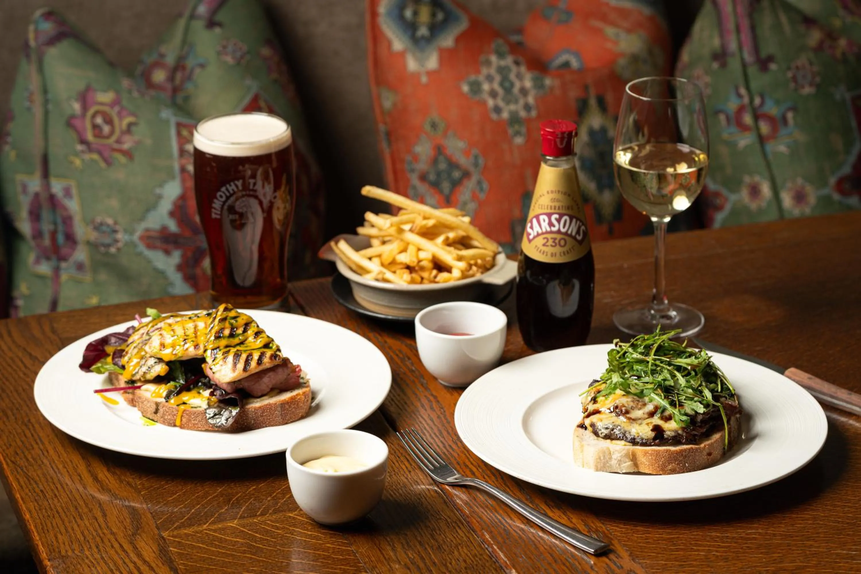 Restaurant/places to eat in The White Hart at Lydgate