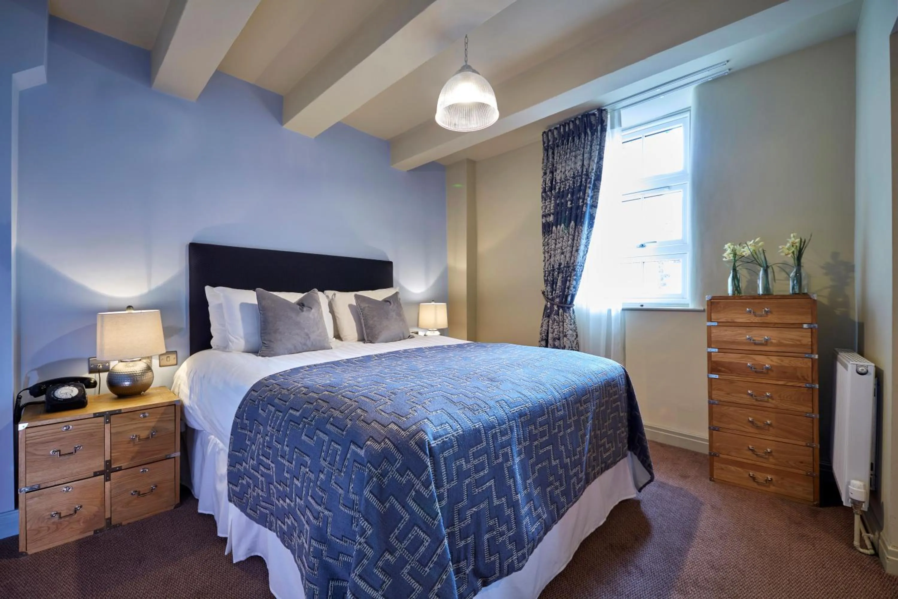 Bed in The White Hart at Lydgate