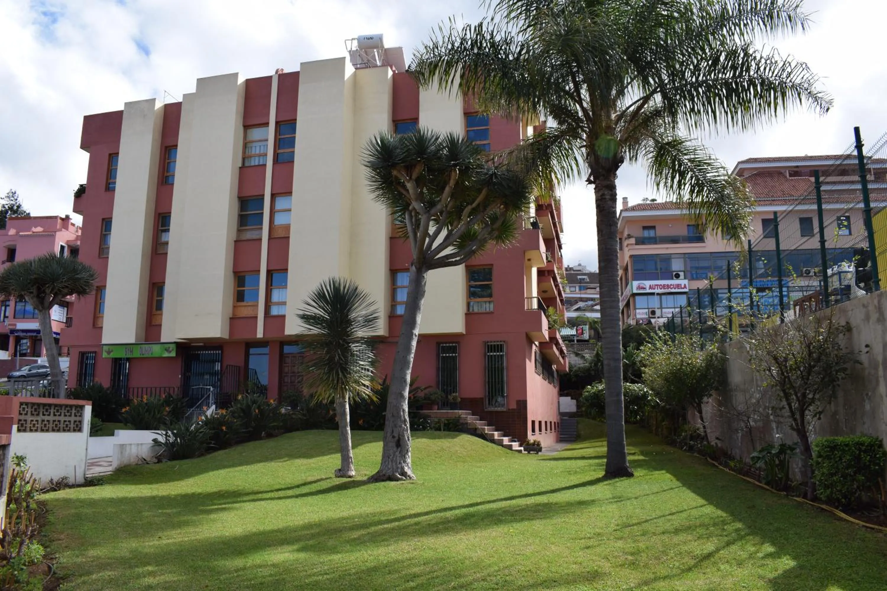 Property building in Apartamento San Isidro