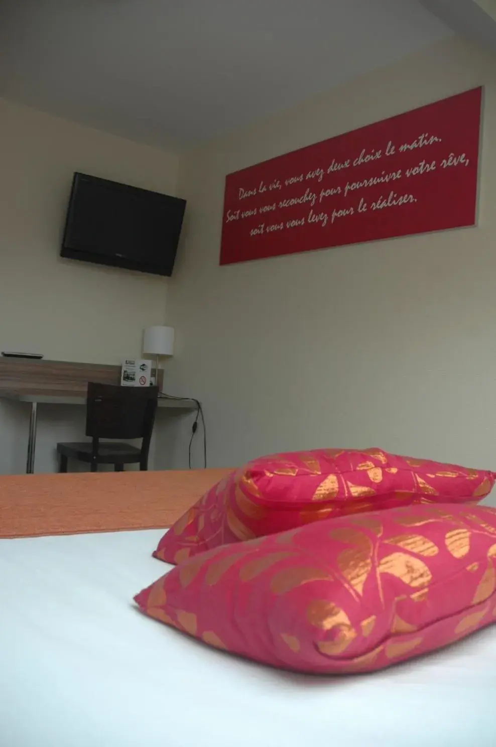 Double Room in Logis Hotel Le Chêne Vert Double Room in Logis Hotel Le Chêne Vert