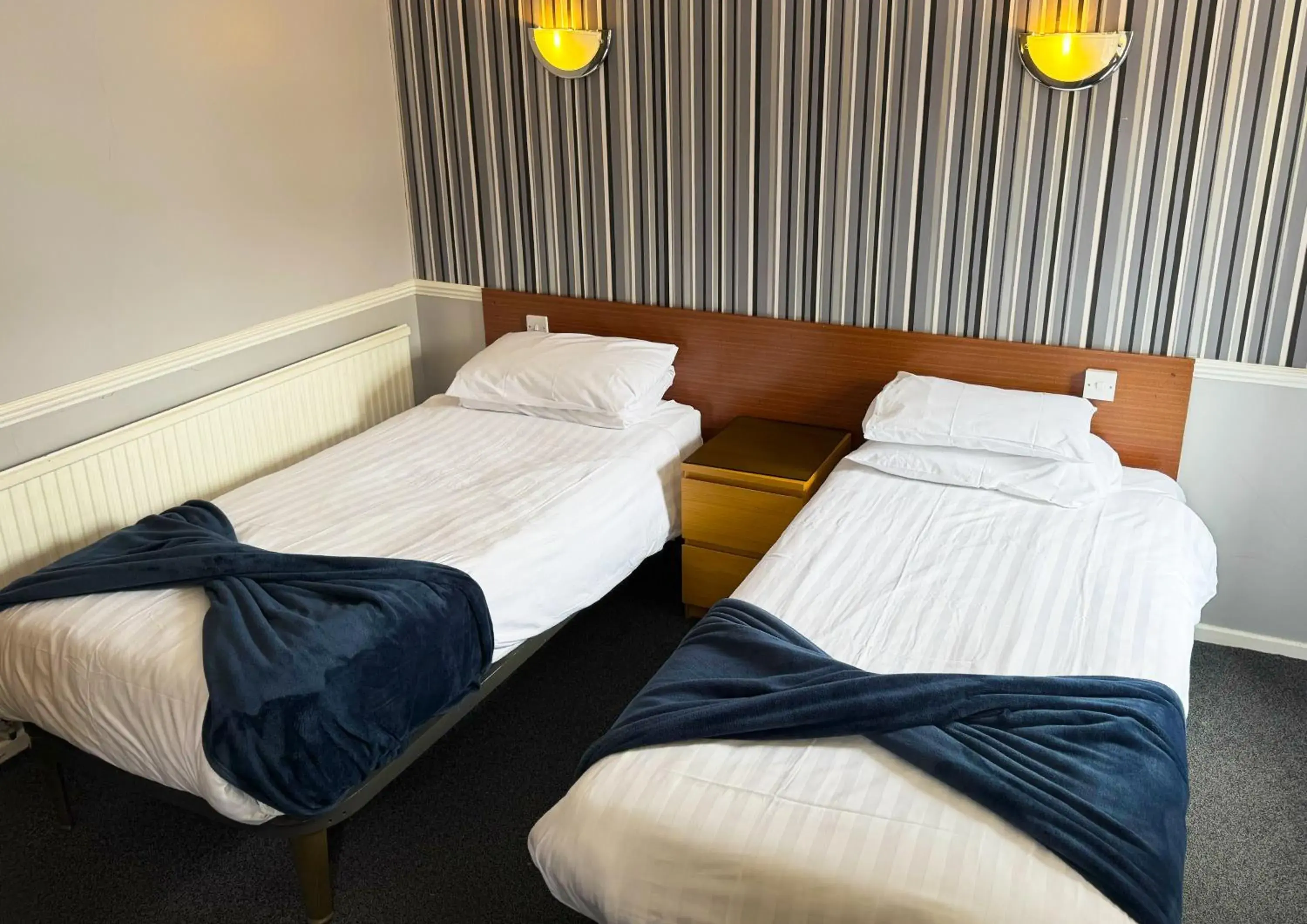 Bedroom, Bed in The Oakland Hotel Bedroom, Bed in The Oakland Hotel