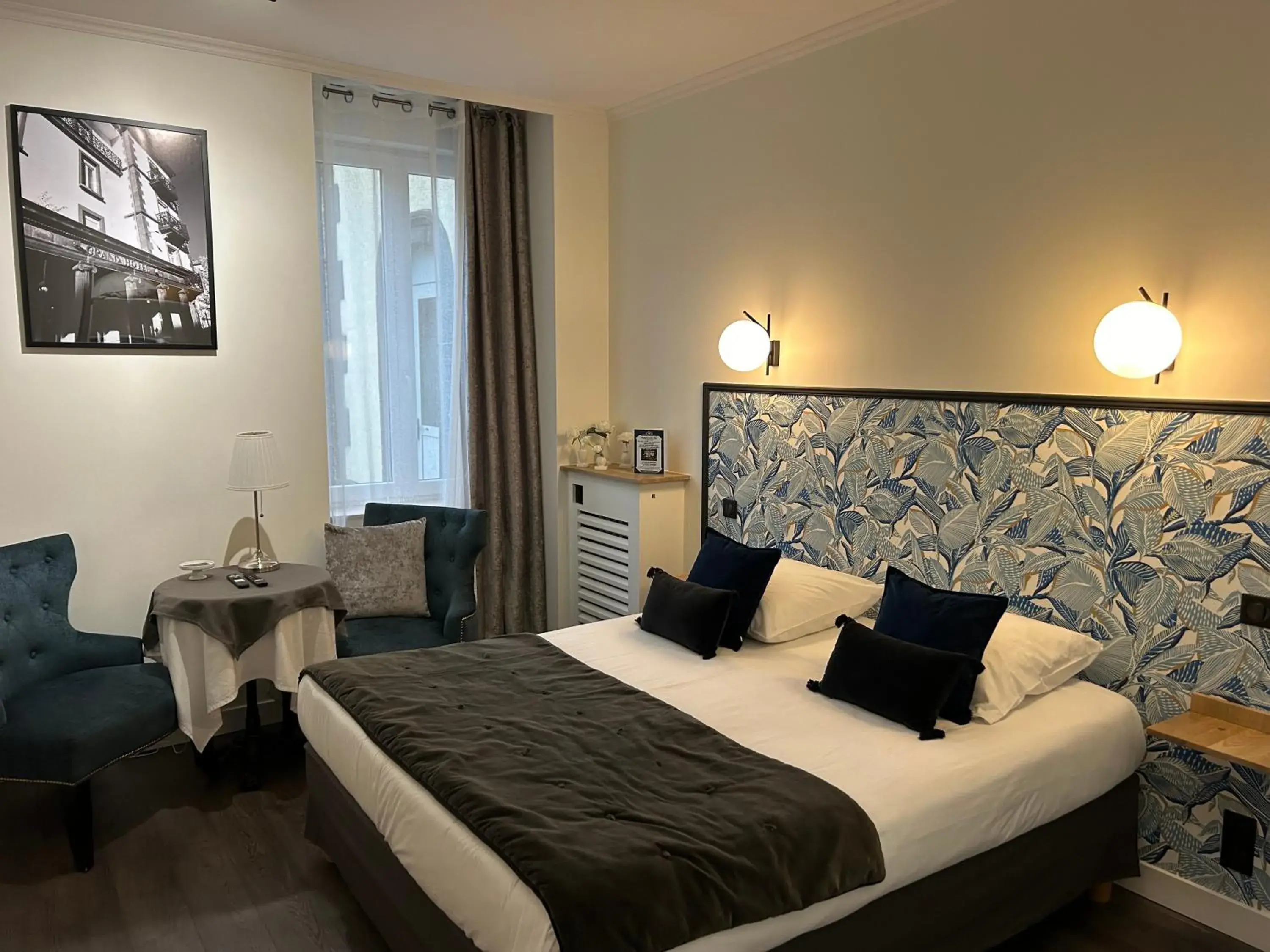 Double Room - Disability Access in Le Grand Hôtel Mont Dore Double Room - Disability Access in Le Grand Hôtel Mont Dore