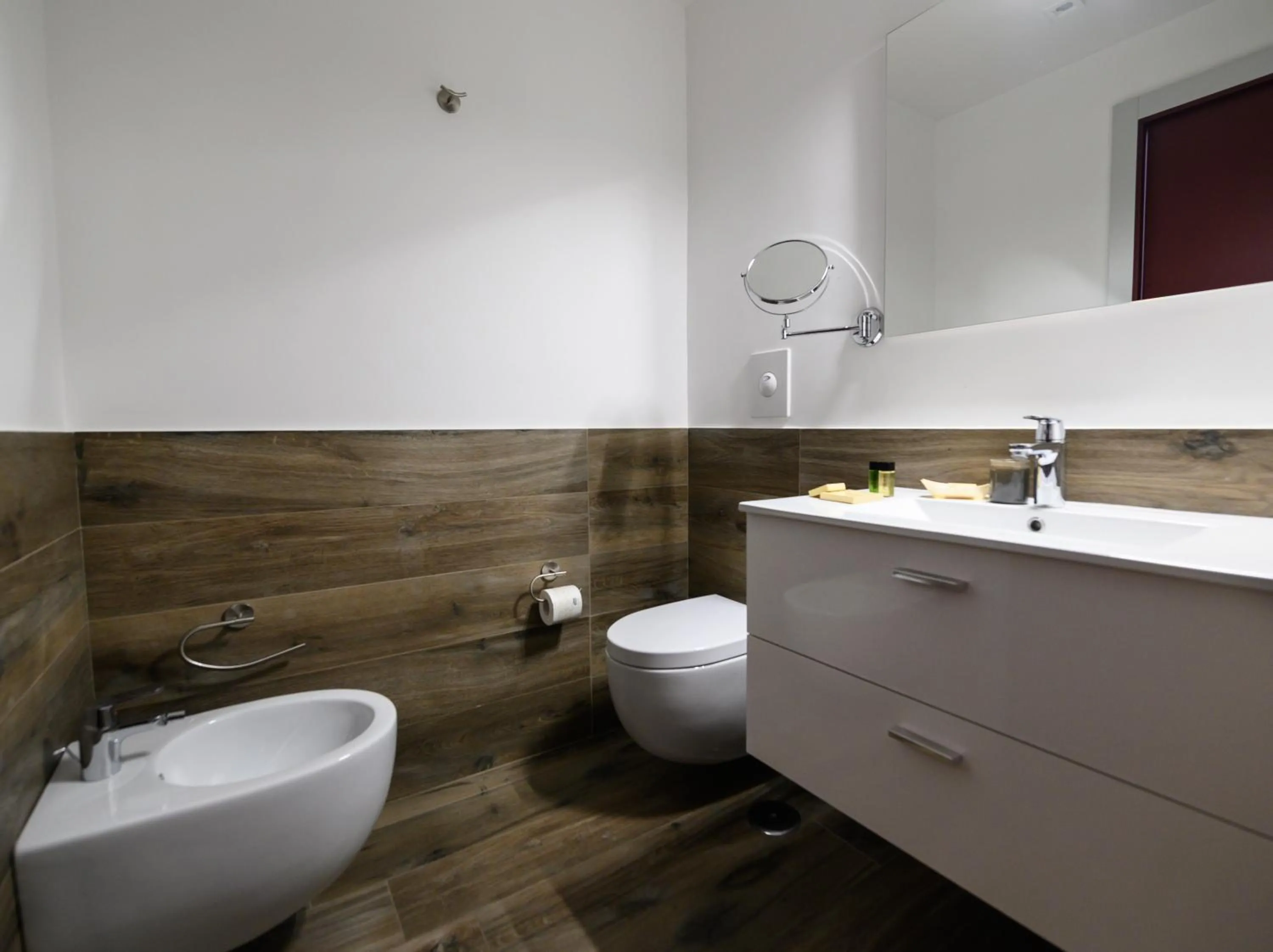 Bathroom in Fourooms Museo Filangieri By Dimorra