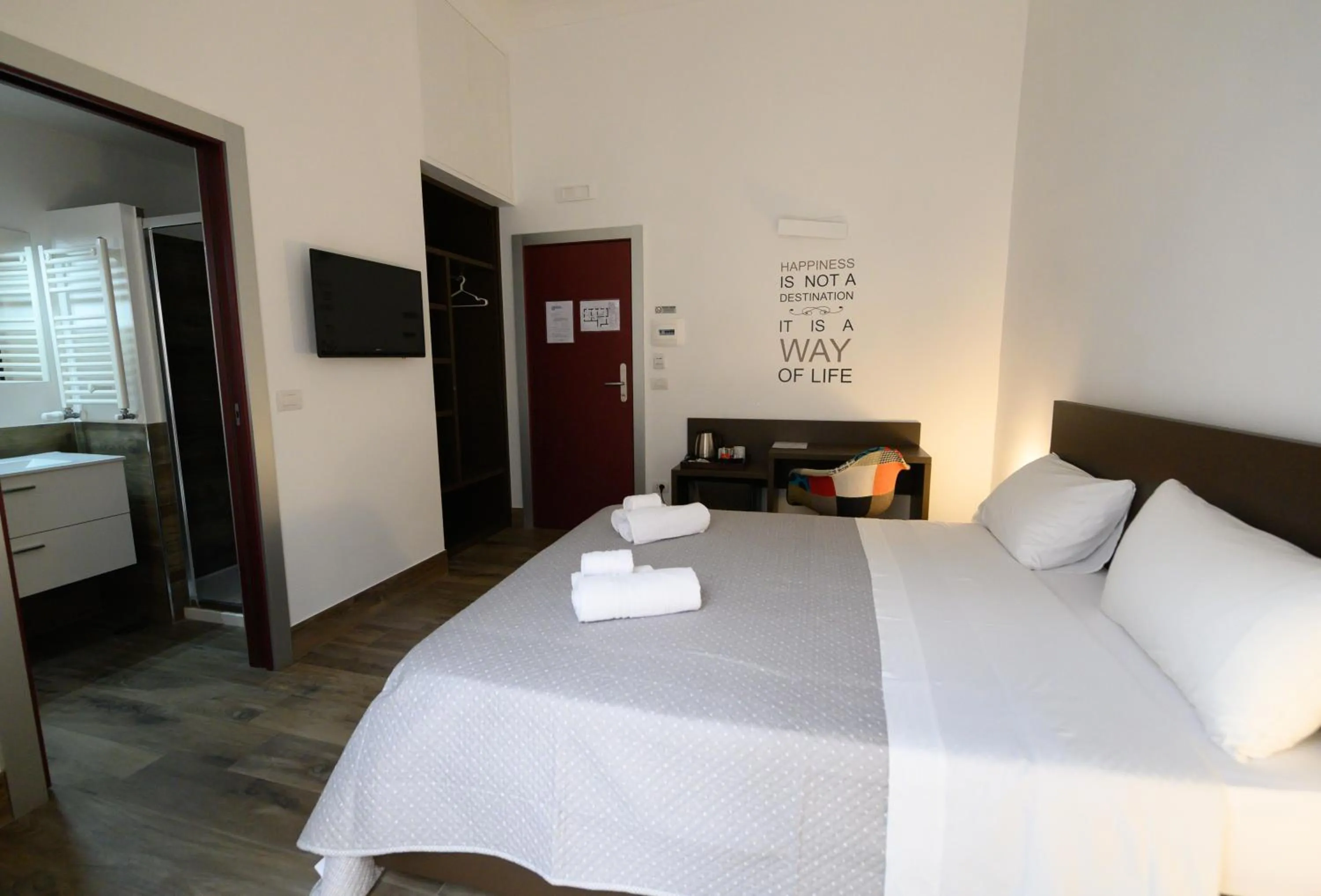 Photo of the whole room, Bed in Fourooms Museo Filangieri By Dimorra