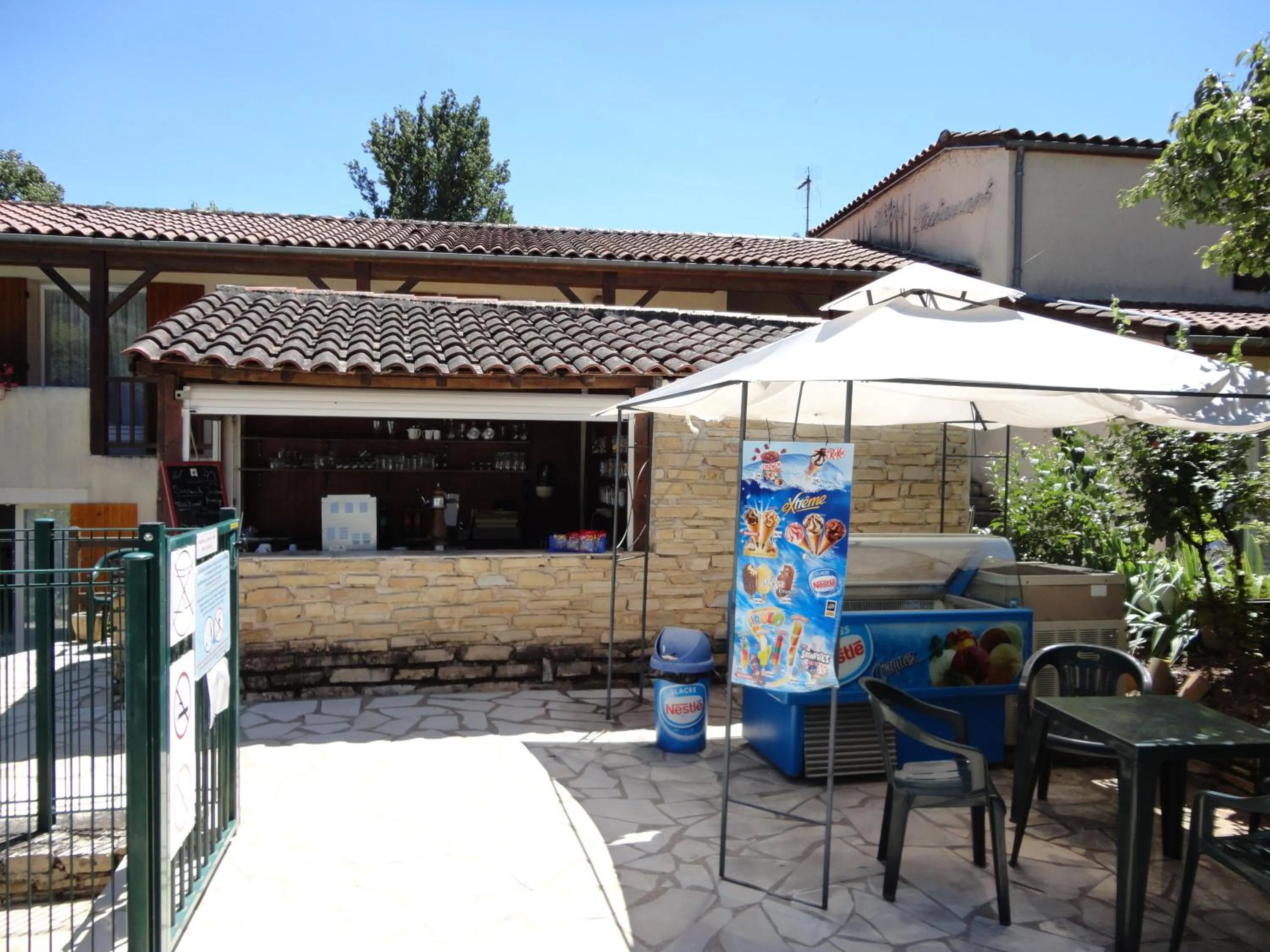 Balcony/Terrace in Hôtel Restaurant Les Falaises
