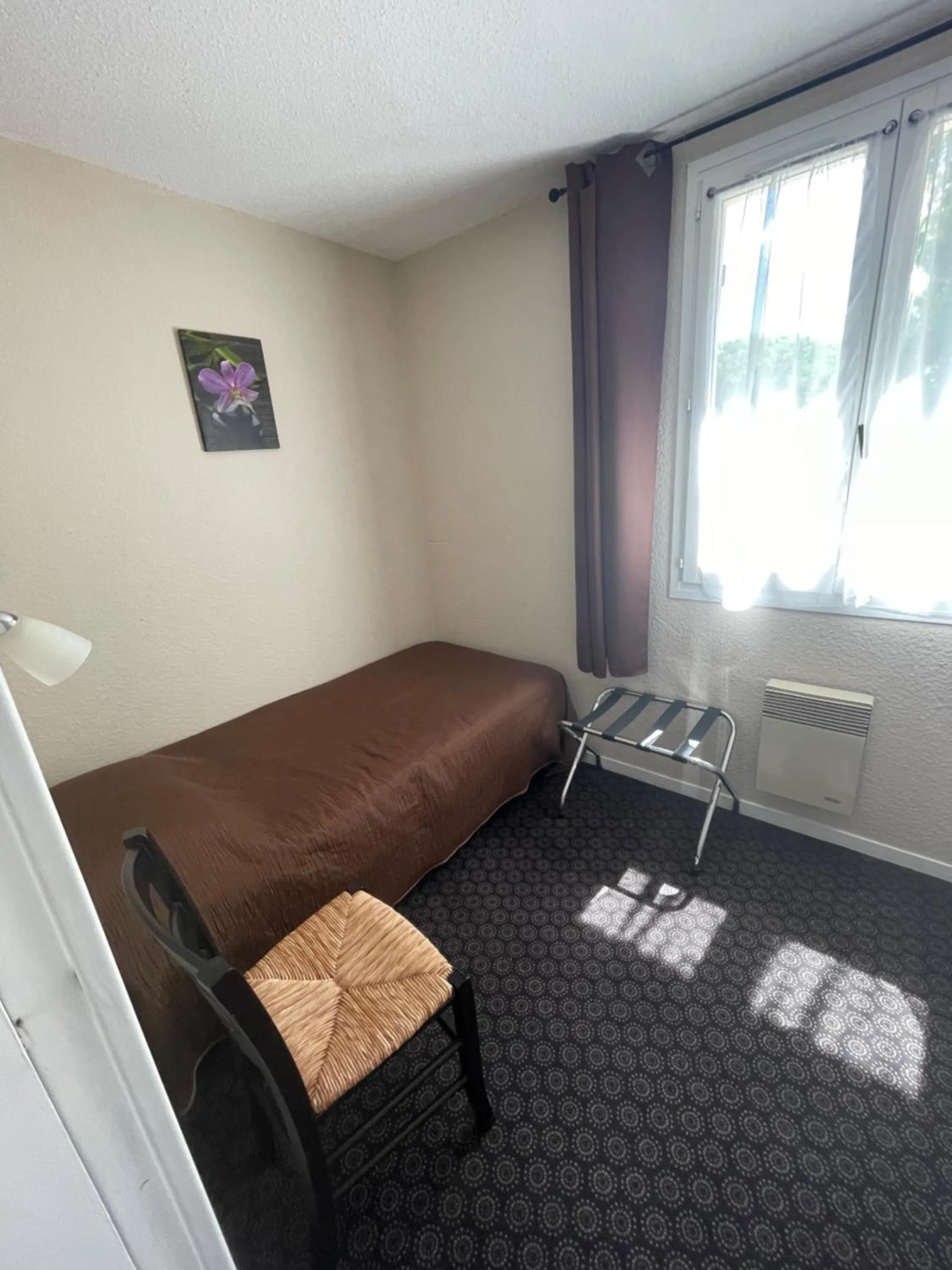 Bed in Hôtel Restaurant Les Falaises