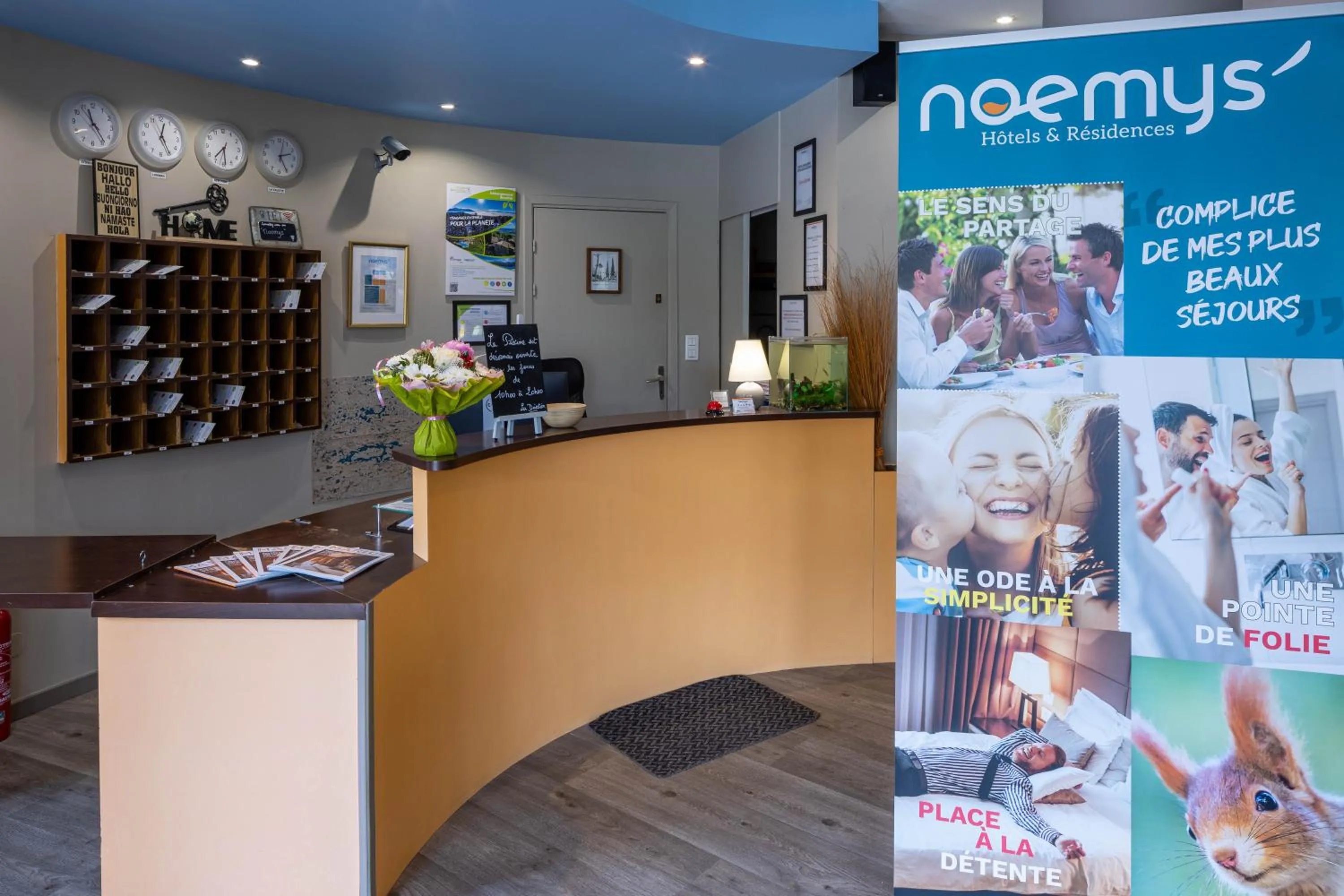 Lobby or reception in Noemys Toulon La Valette - Hotel restaurant avec piscine