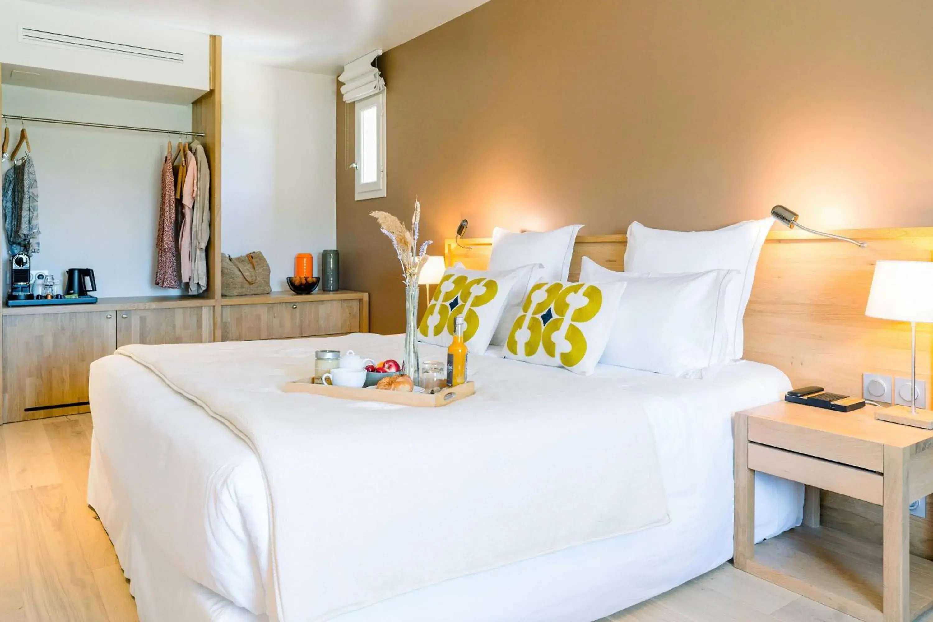 Bed in Château L'Hospitalet Wine Resort Beach & Spa Bed in Château L'Hospitalet Wine Resort Beach & Spa