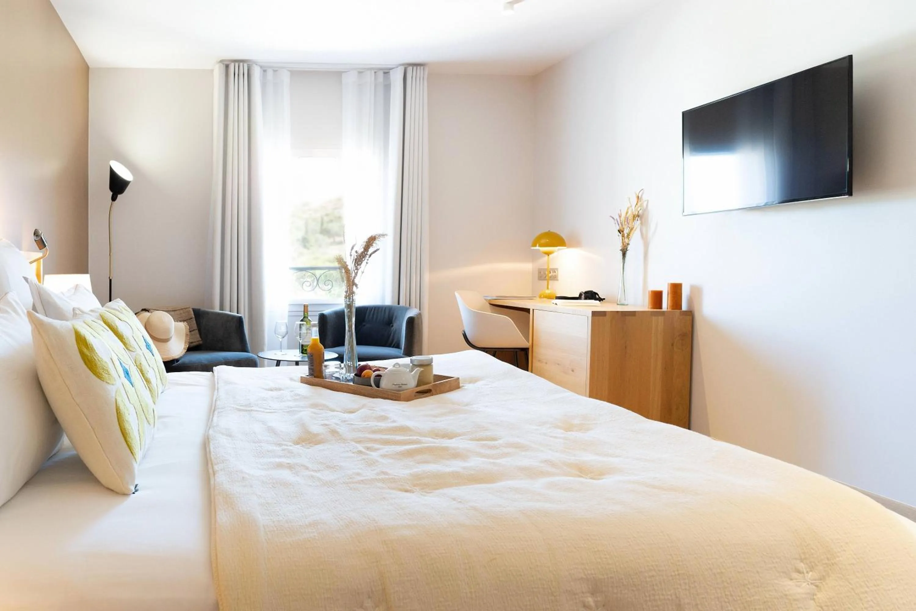 Bed in Château L'Hospitalet Wine Resort Beach & Spa