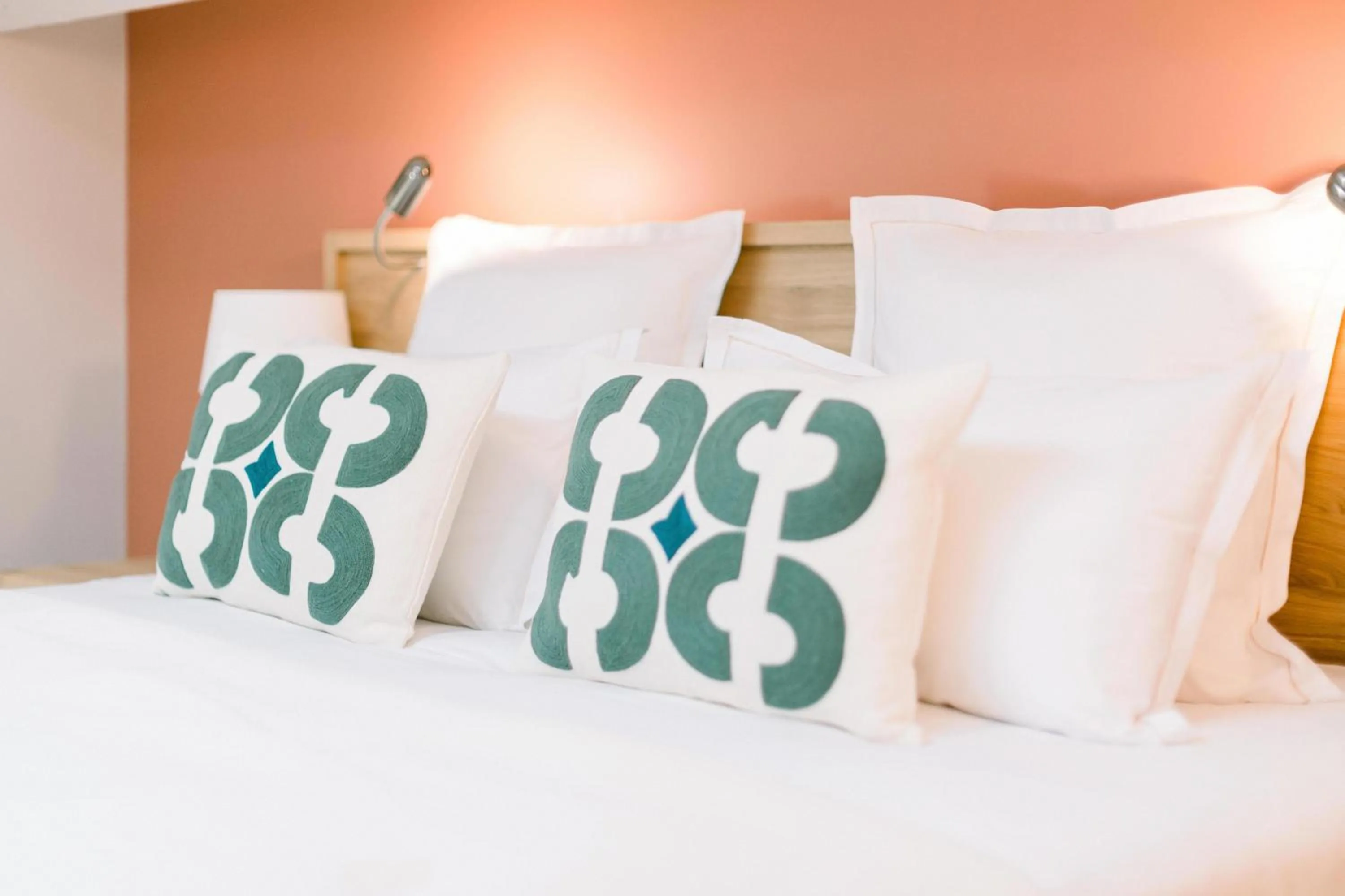 Bed in Château L'Hospitalet Wine Resort Beach & Spa