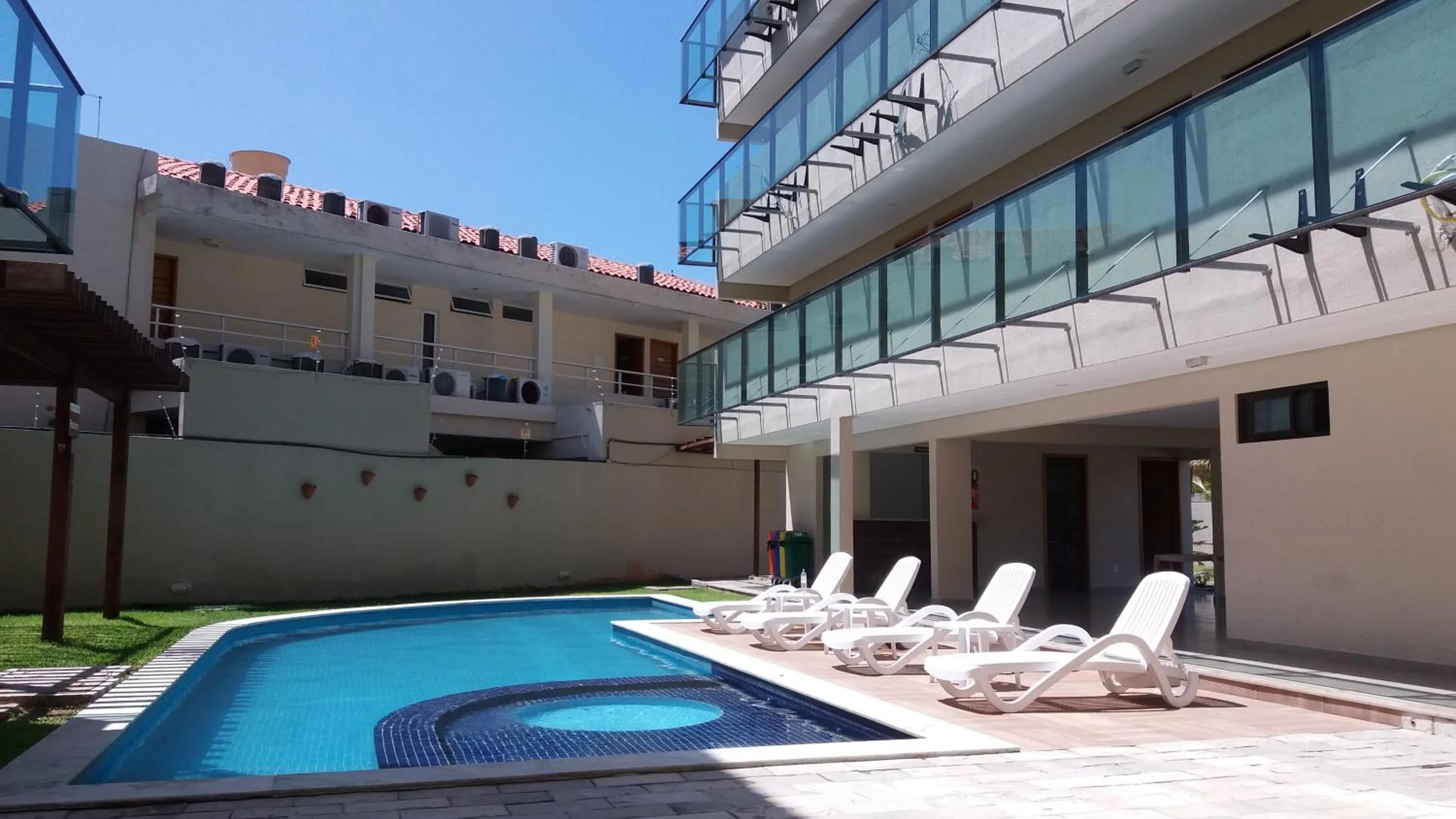 Swimming pool in Manawa Beach Flats Prime