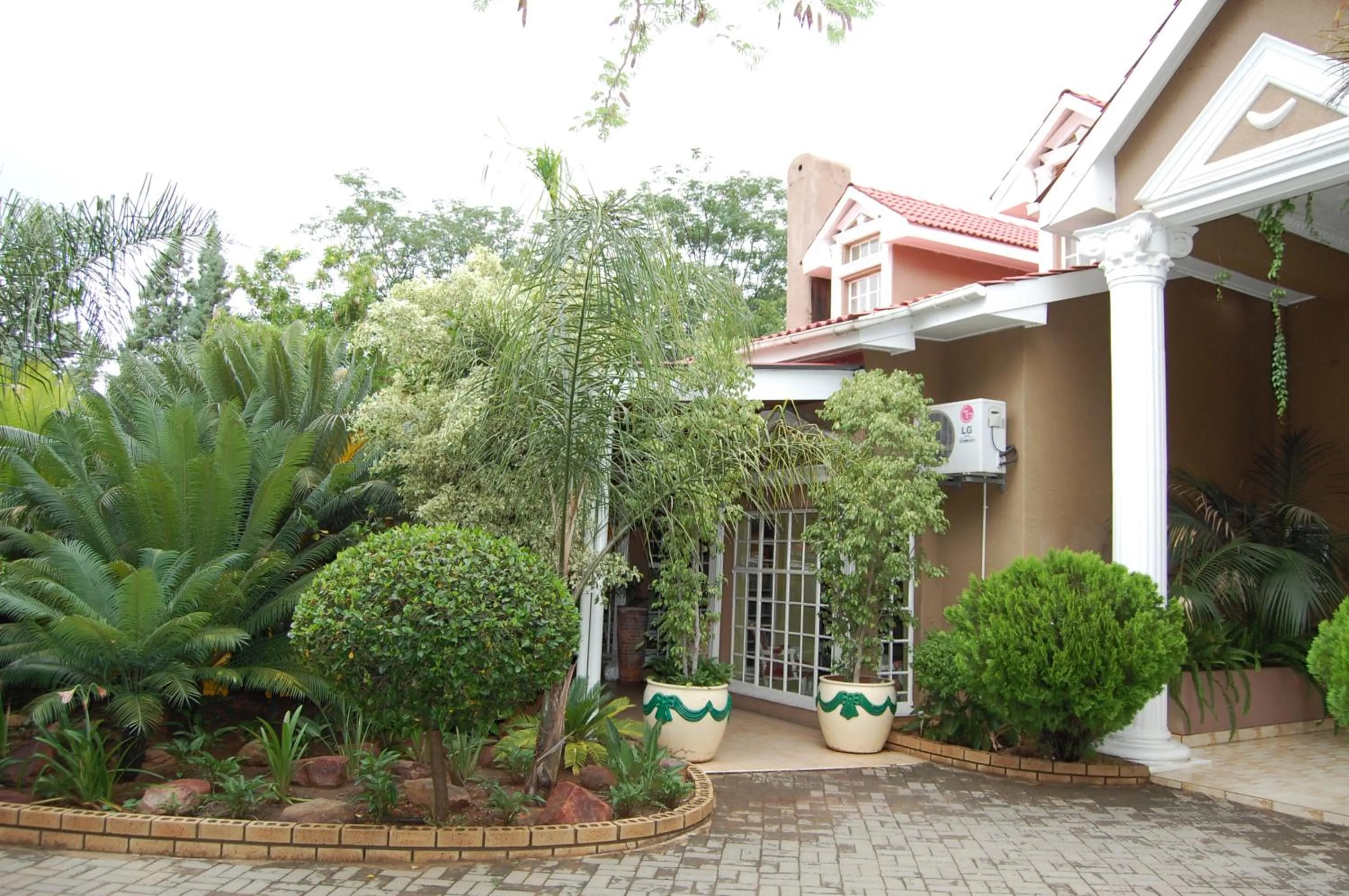 Property building in Falcon Crest Suites