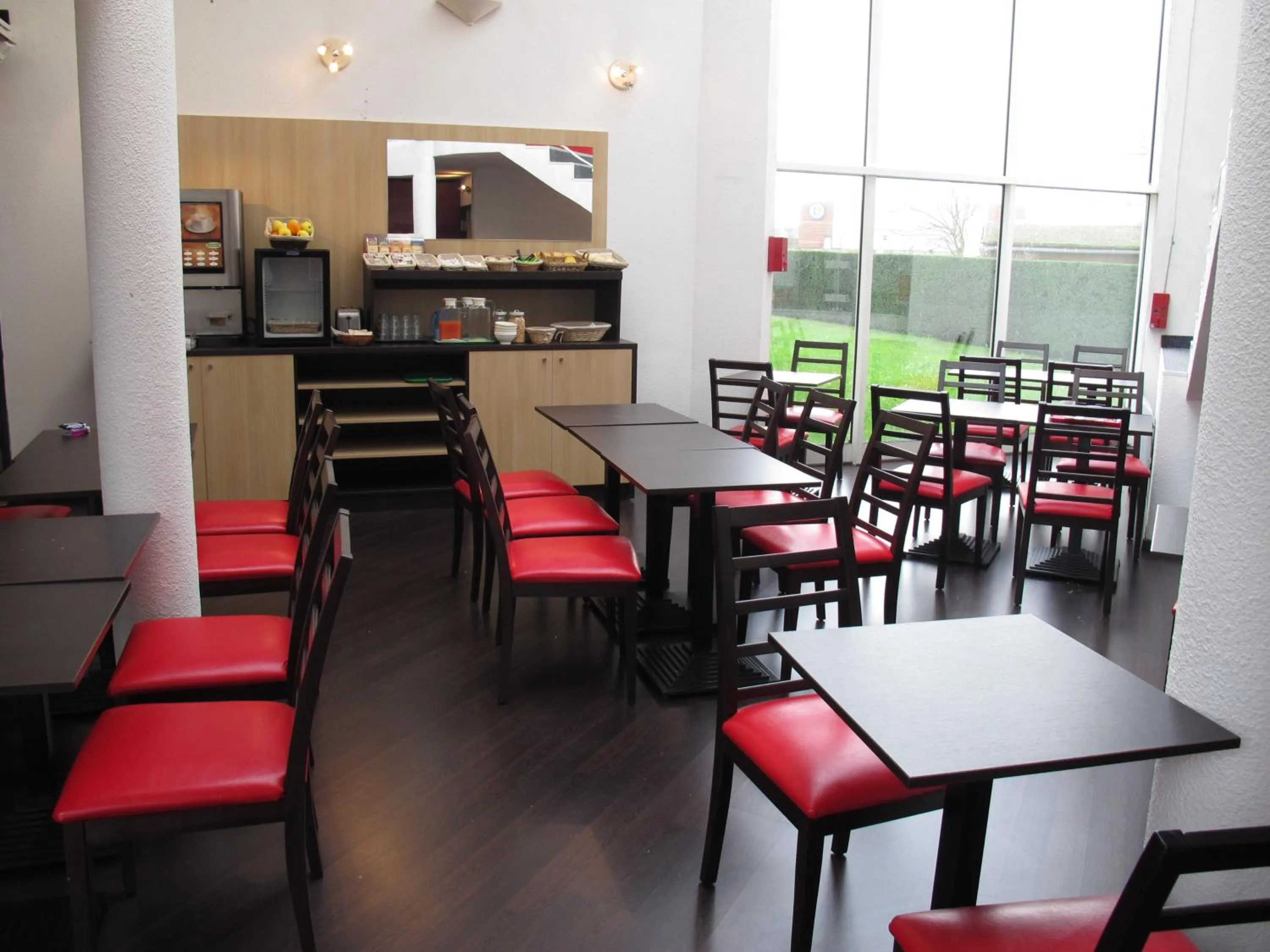 Continental breakfast in Initial by Balladins Béthune