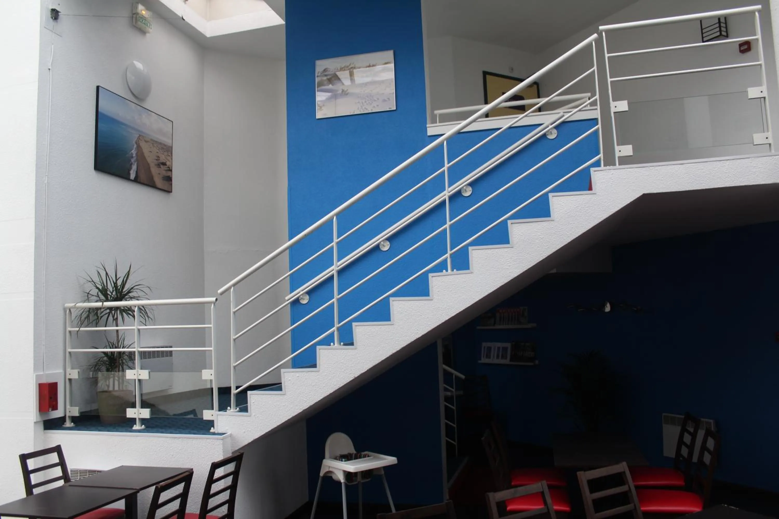 Lobby or reception in Initial by Balladins Béthune