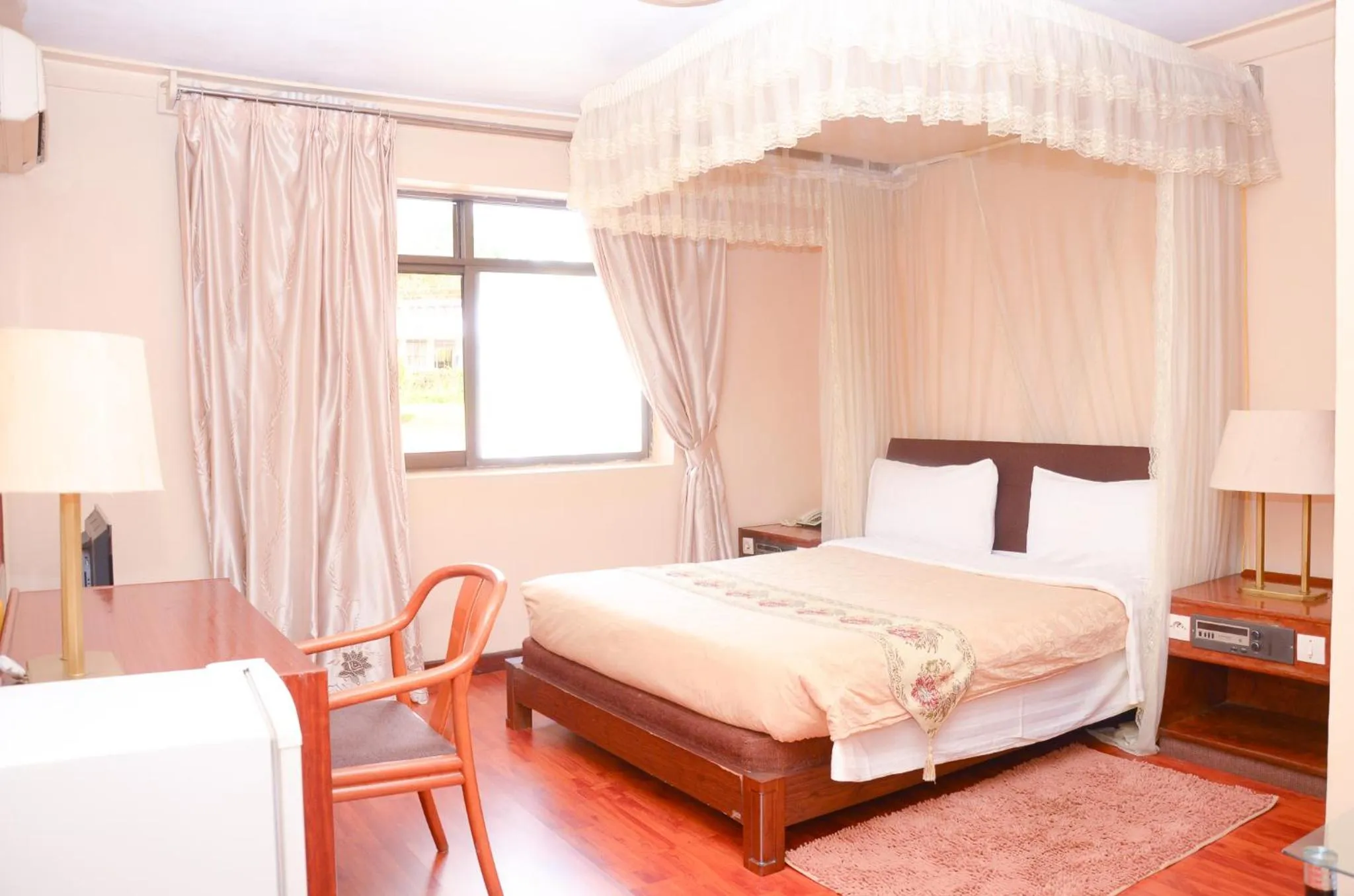 Bed in Fang Fang Hotel