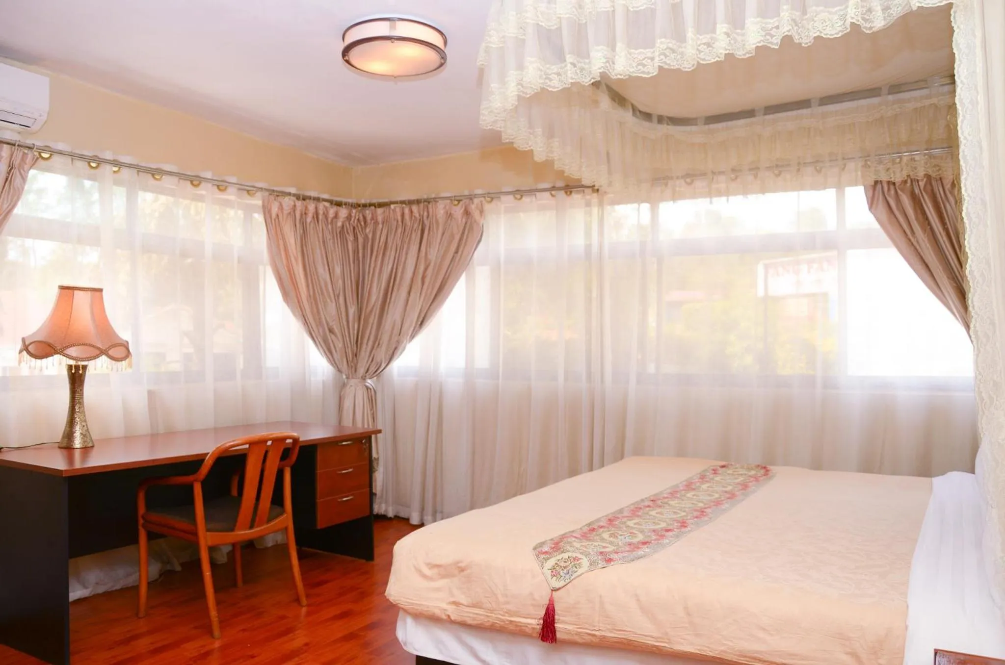 Bed in Fang Fang Hotel