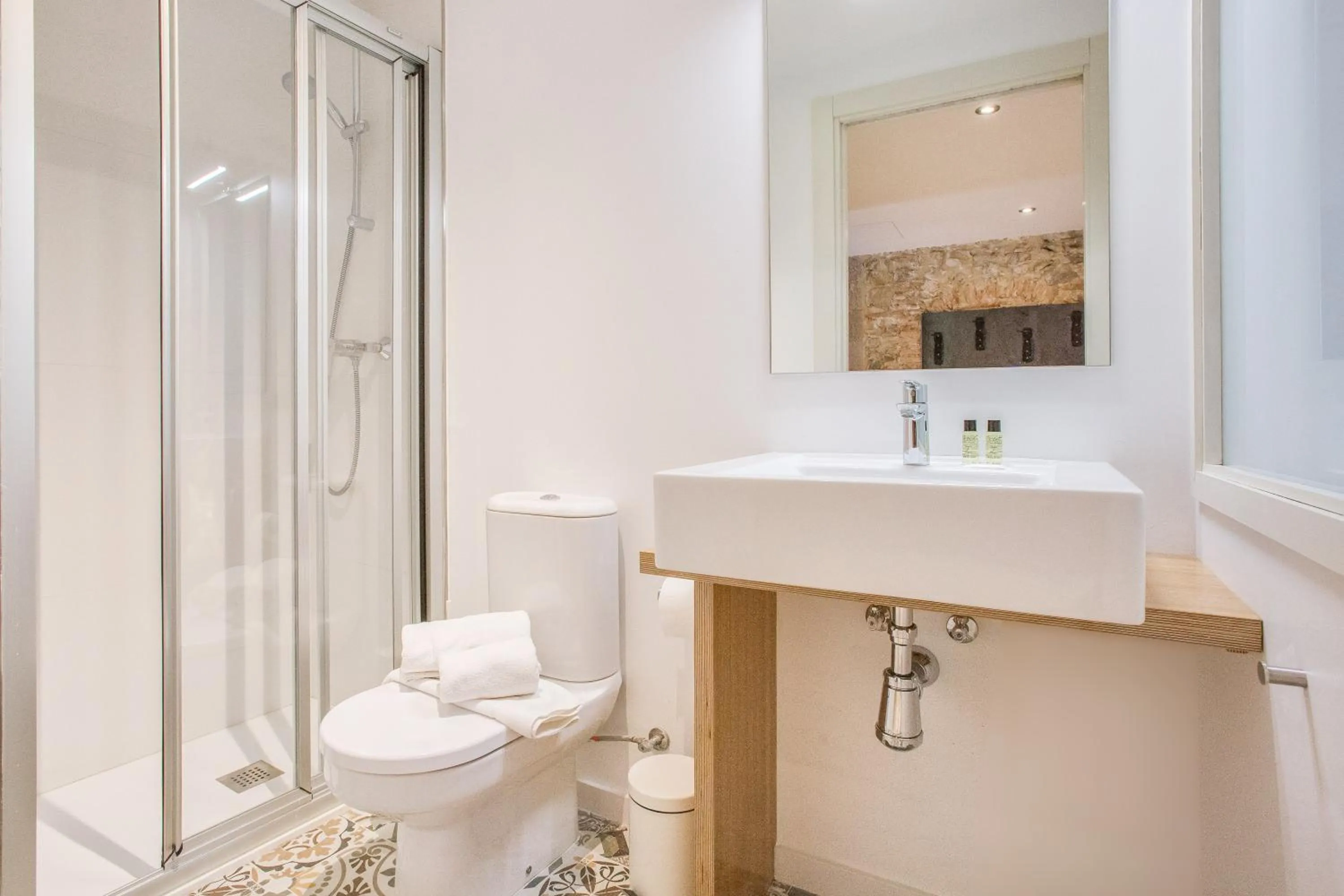 Shower in Flateli - Plaça Catalunya 22