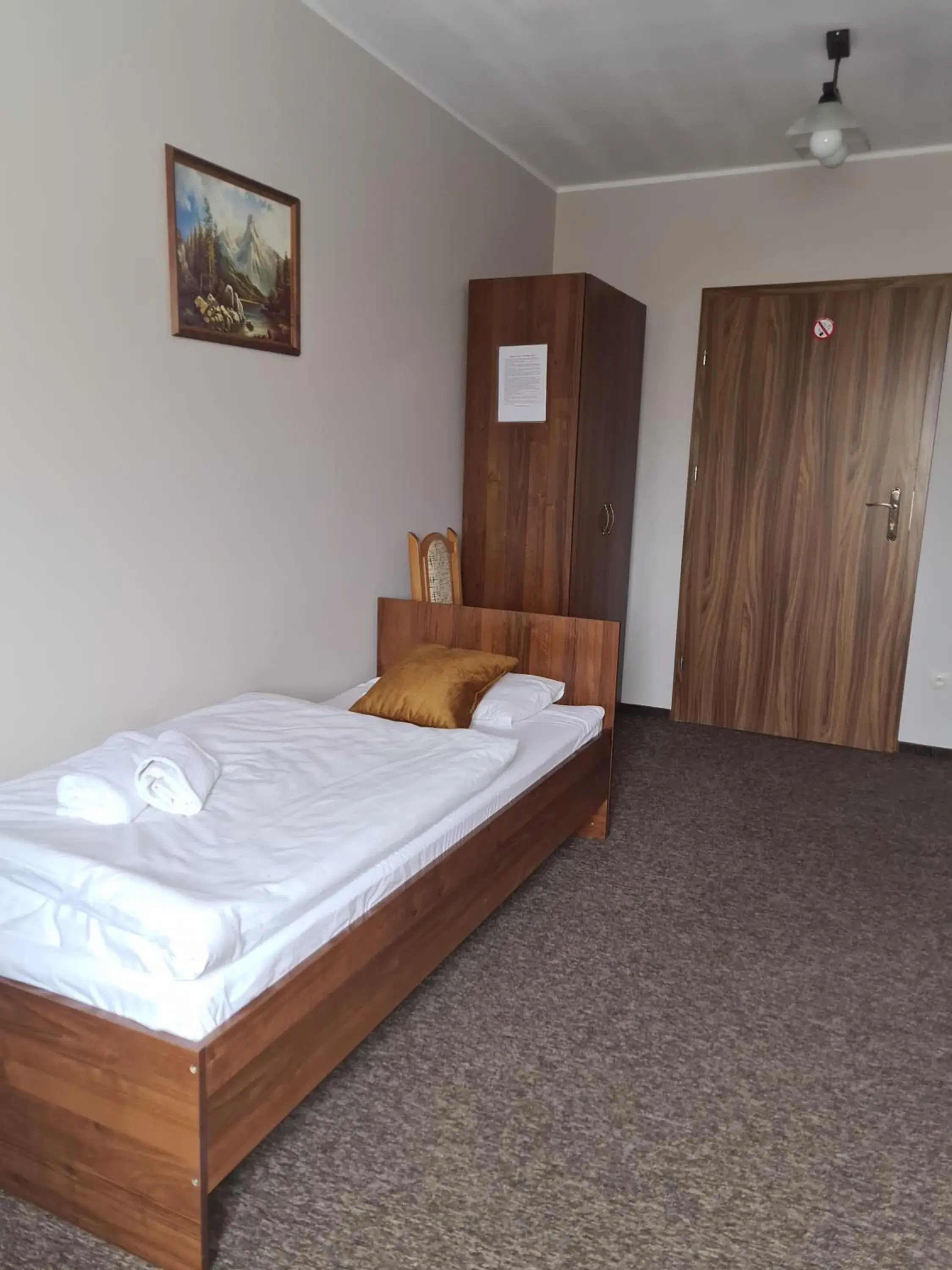 Triple Room with Bathroom in Gościniec Oaza Sorkwity Triple Room with Bathroom in Gościniec Oaza Sorkwity
