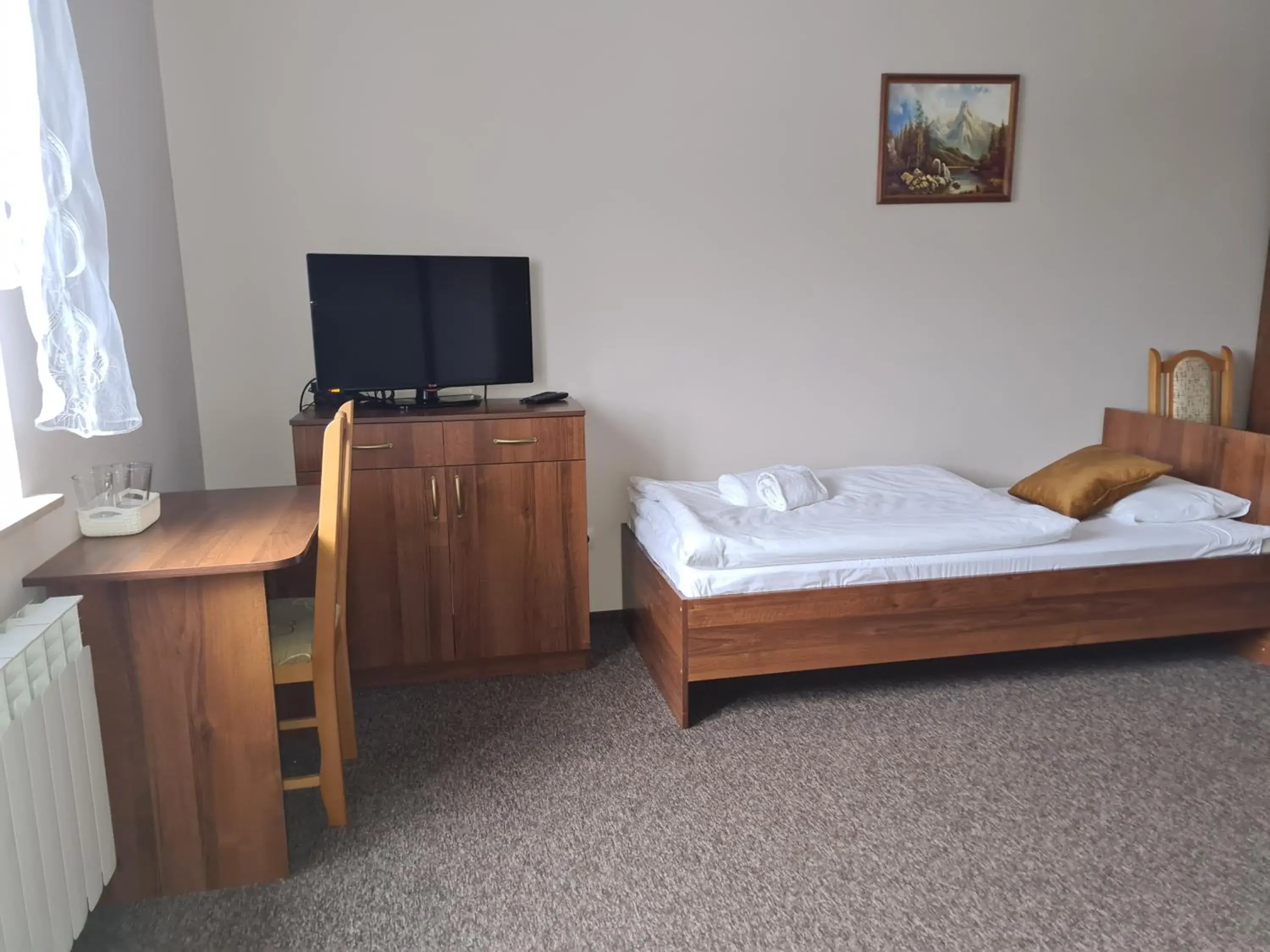 Triple Room with Bathroom in Gościniec Oaza Sorkwity Triple Room with Bathroom in Gościniec Oaza Sorkwity