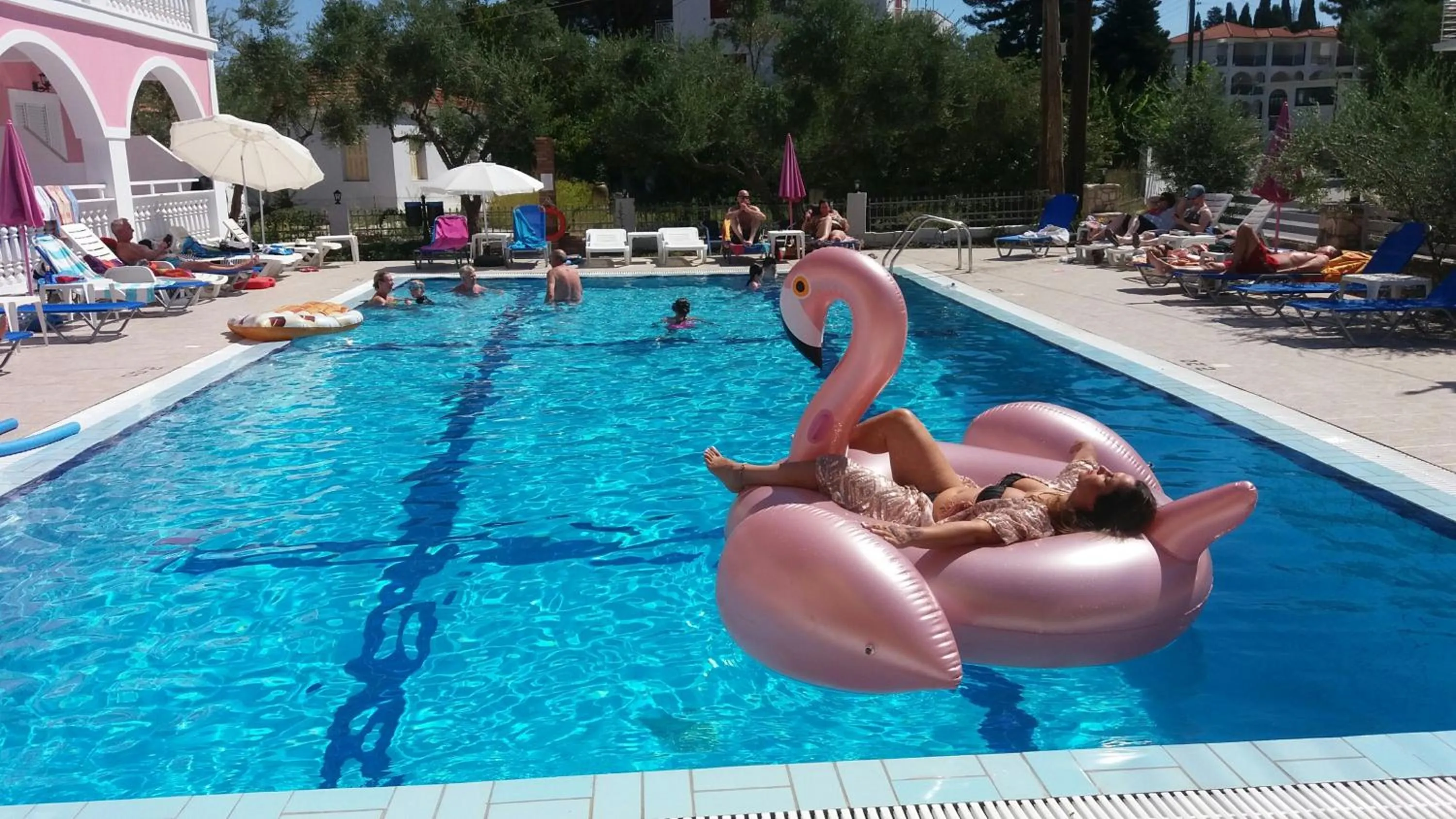 Pool view in Giannis Studios