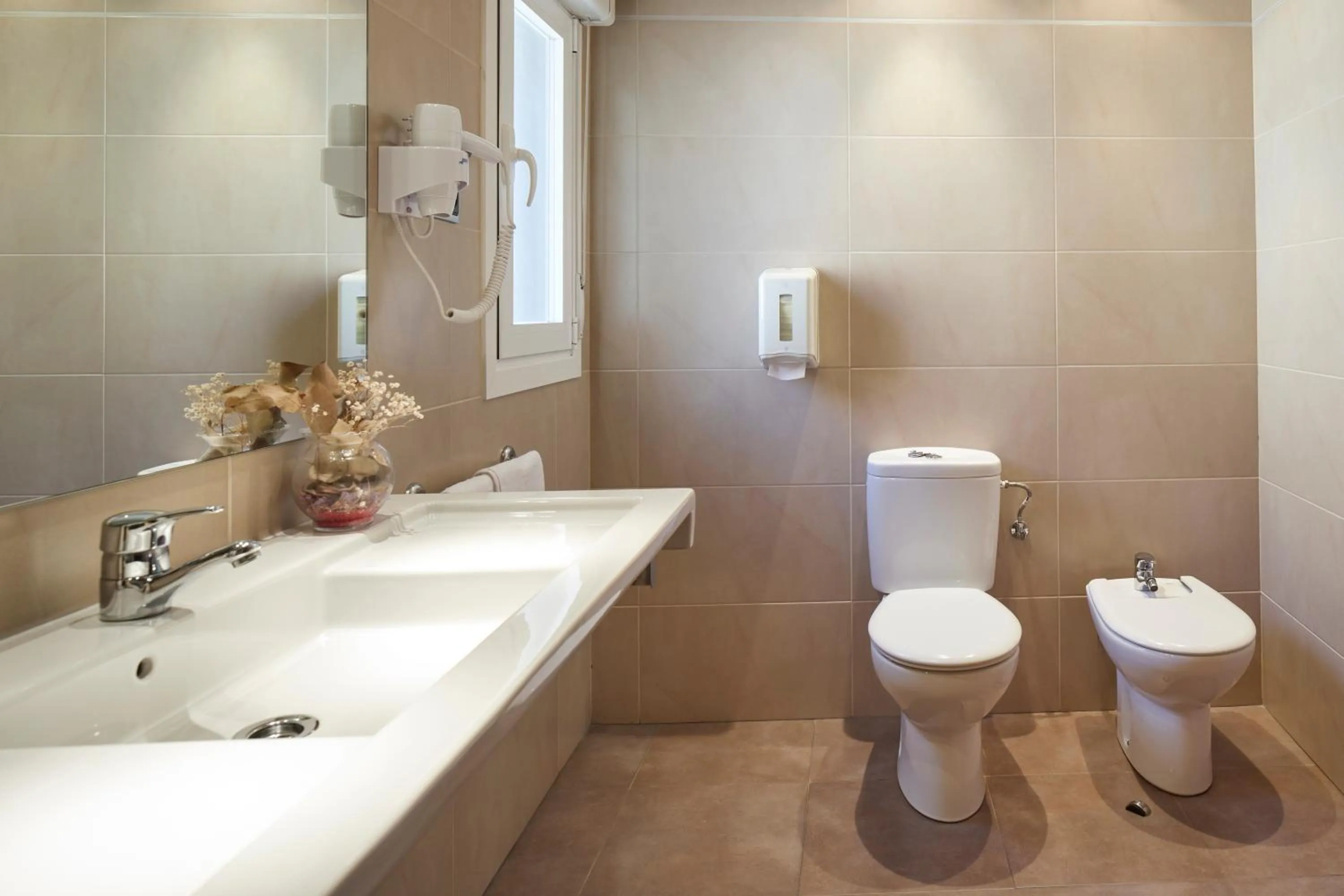 Bathroom in Iraipe Santuario de Arantzazu Hotel
