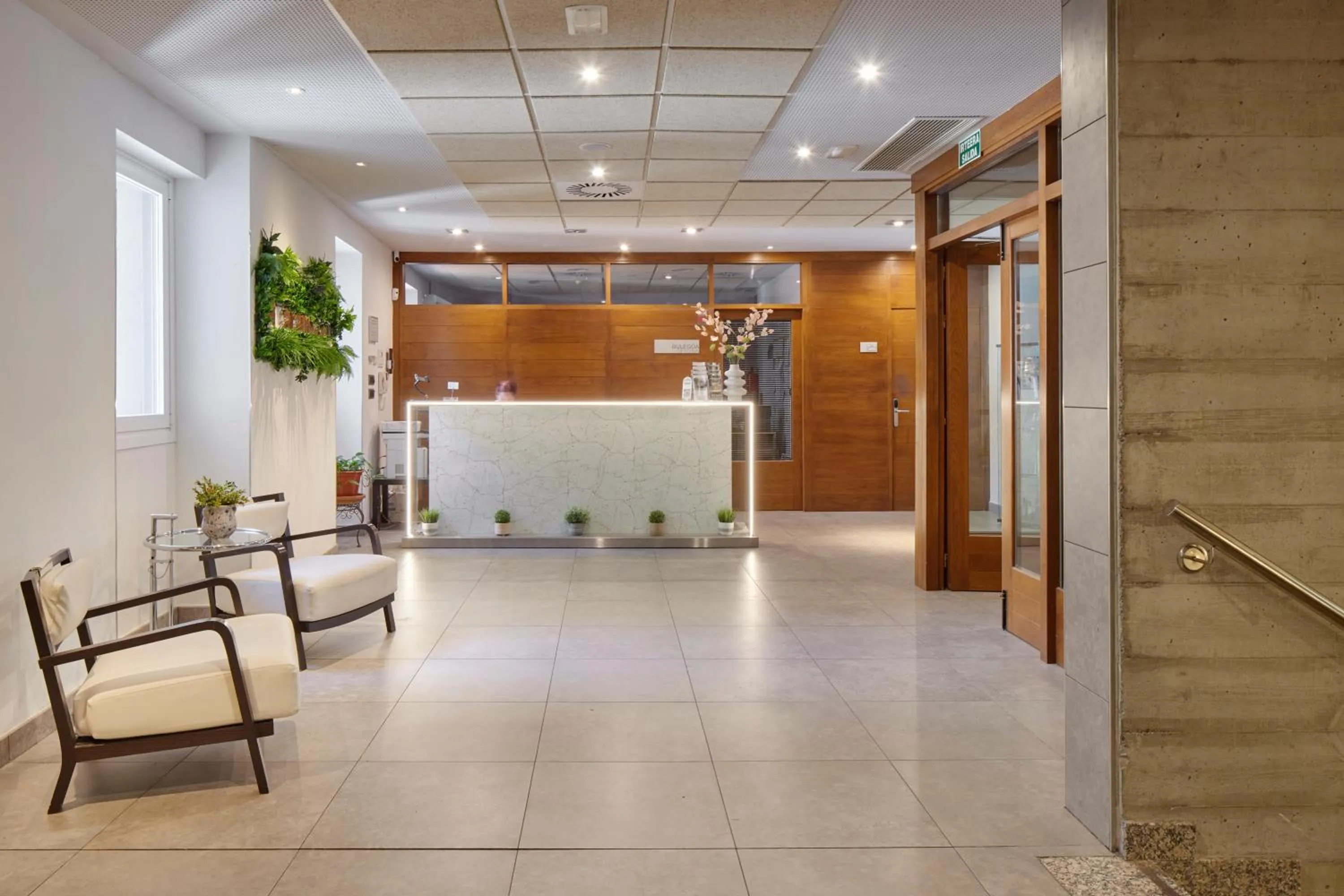 Lobby or reception in Iraipe Santuario de Arantzazu Hotel