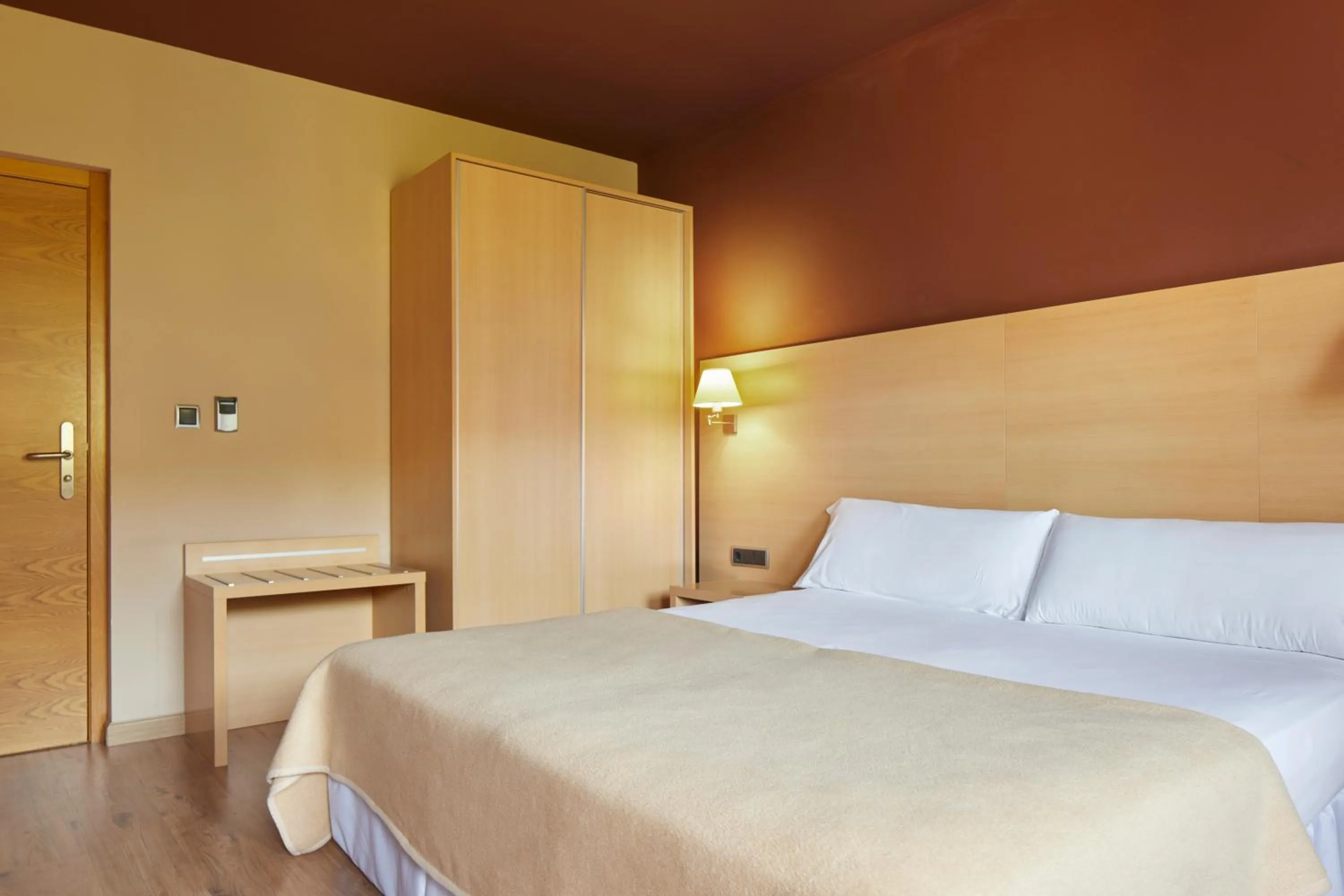 Bed in Iraipe Santuario de Arantzazu Hotel