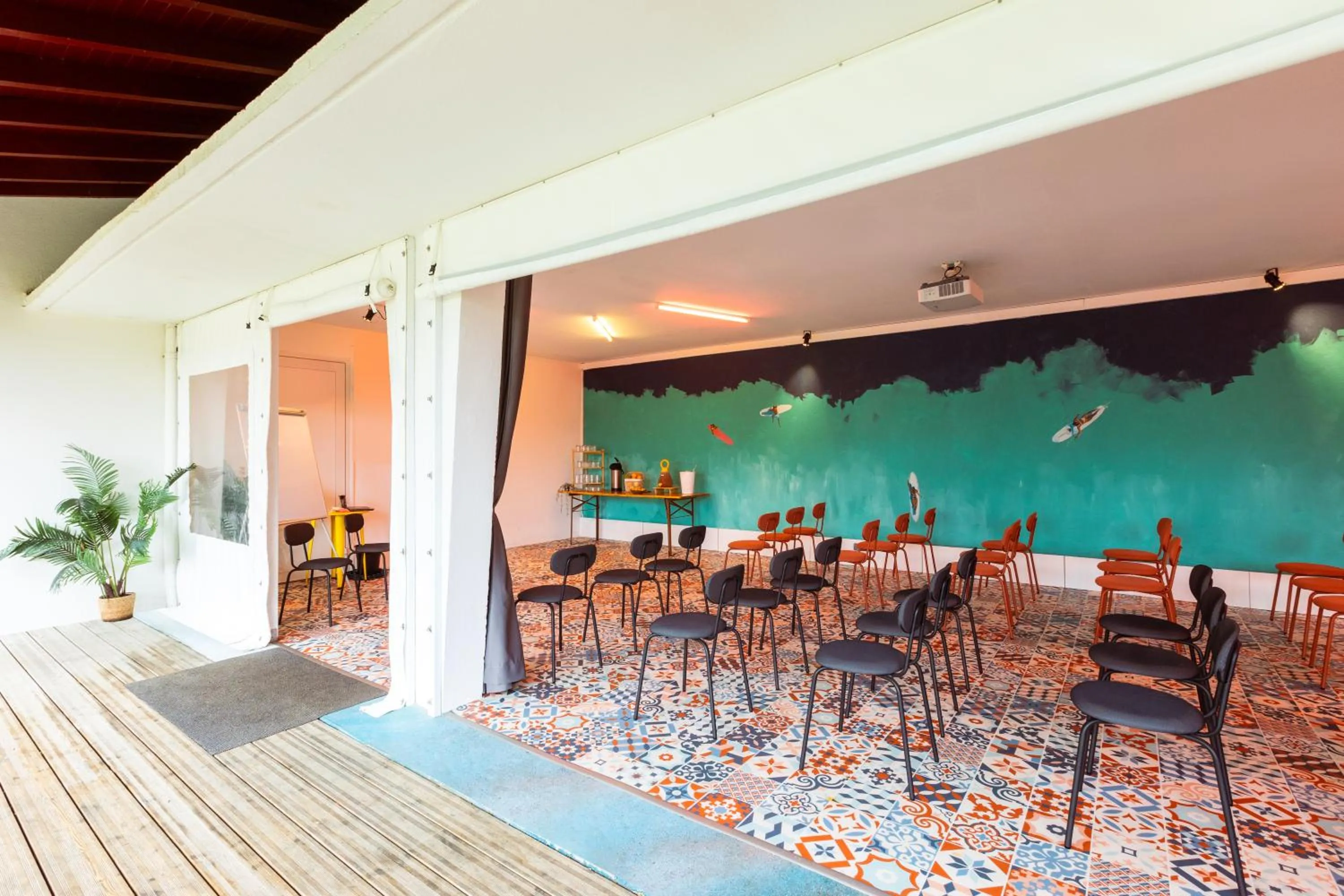 Business facilities in JO&JOE Hossegor