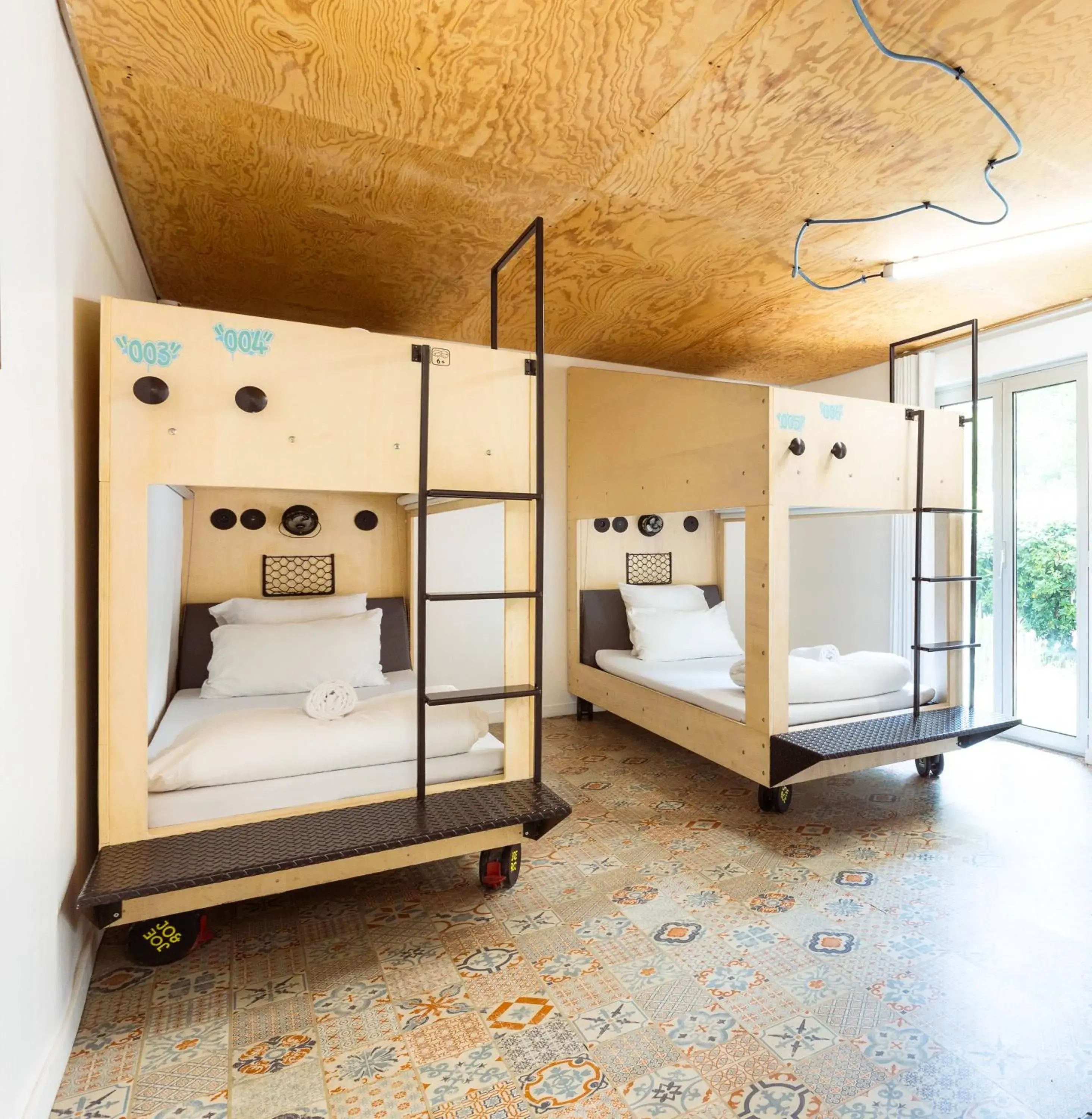 Private Bedroom for 4 people with a bathroom in JO&JOE Hossegor Private Bedroom for 4 people with a bathroom in JO&JOE Hossegor