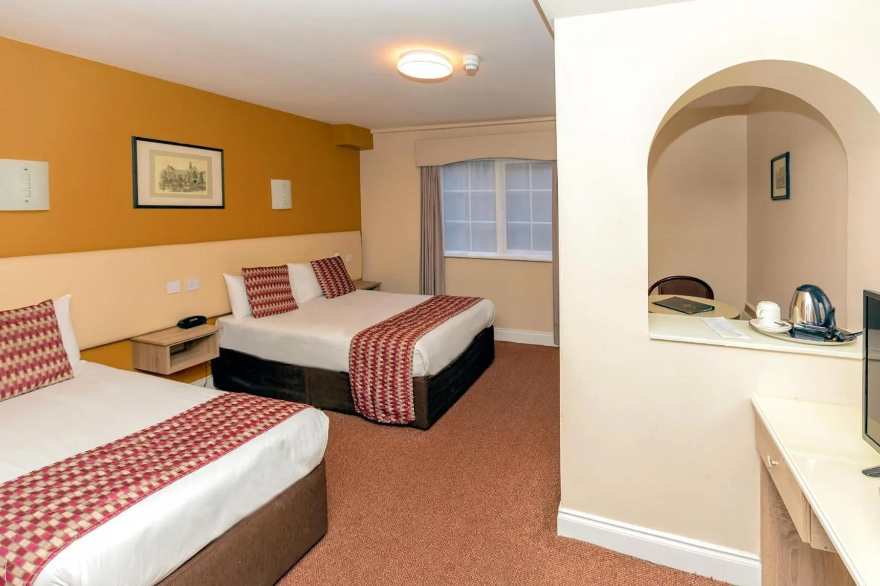 Bedroom, Bed in Eviston House Hotel