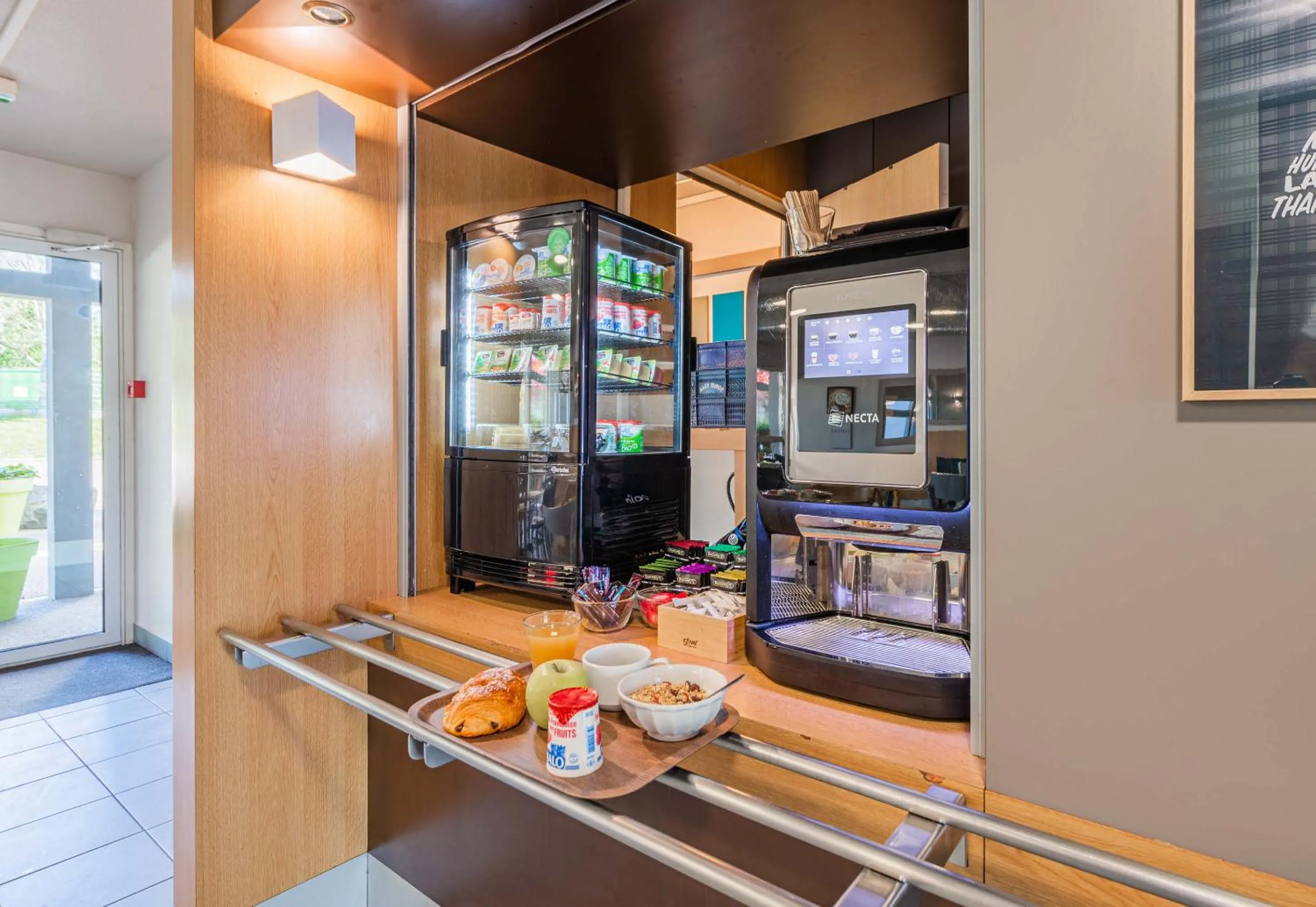 Buffet breakfast in B&B HOTEL Strasbourg Sud Geispolsheim