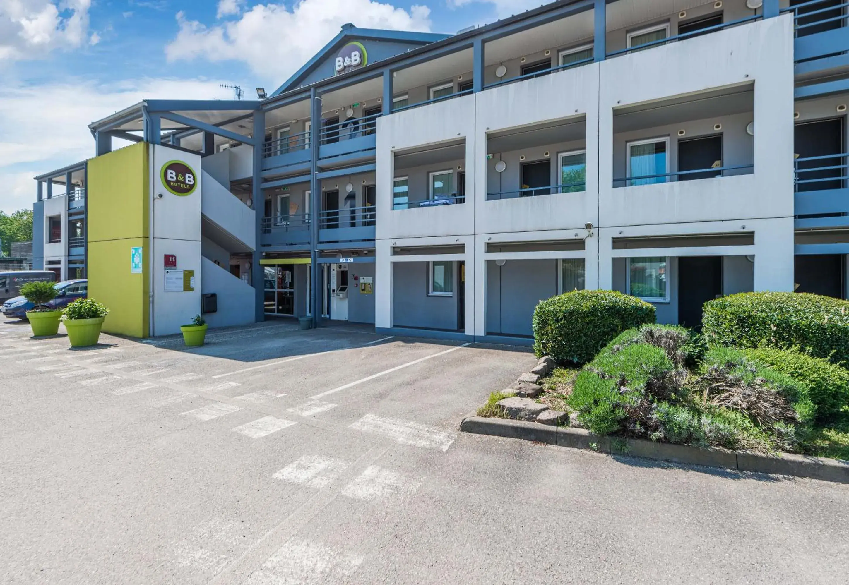 Property building in B&B HOTEL Strasbourg Sud Geispolsheim Property building in B&B HOTEL Strasbourg Sud Geispolsheim