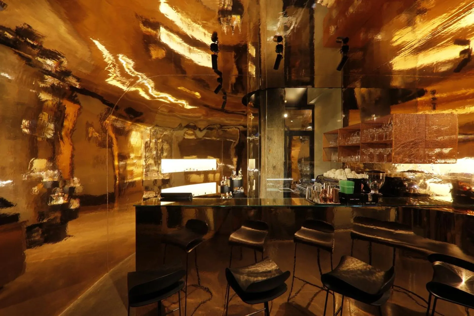 Lounge or bar, Restaurant/Places to Eat in The Grove Design Hotel