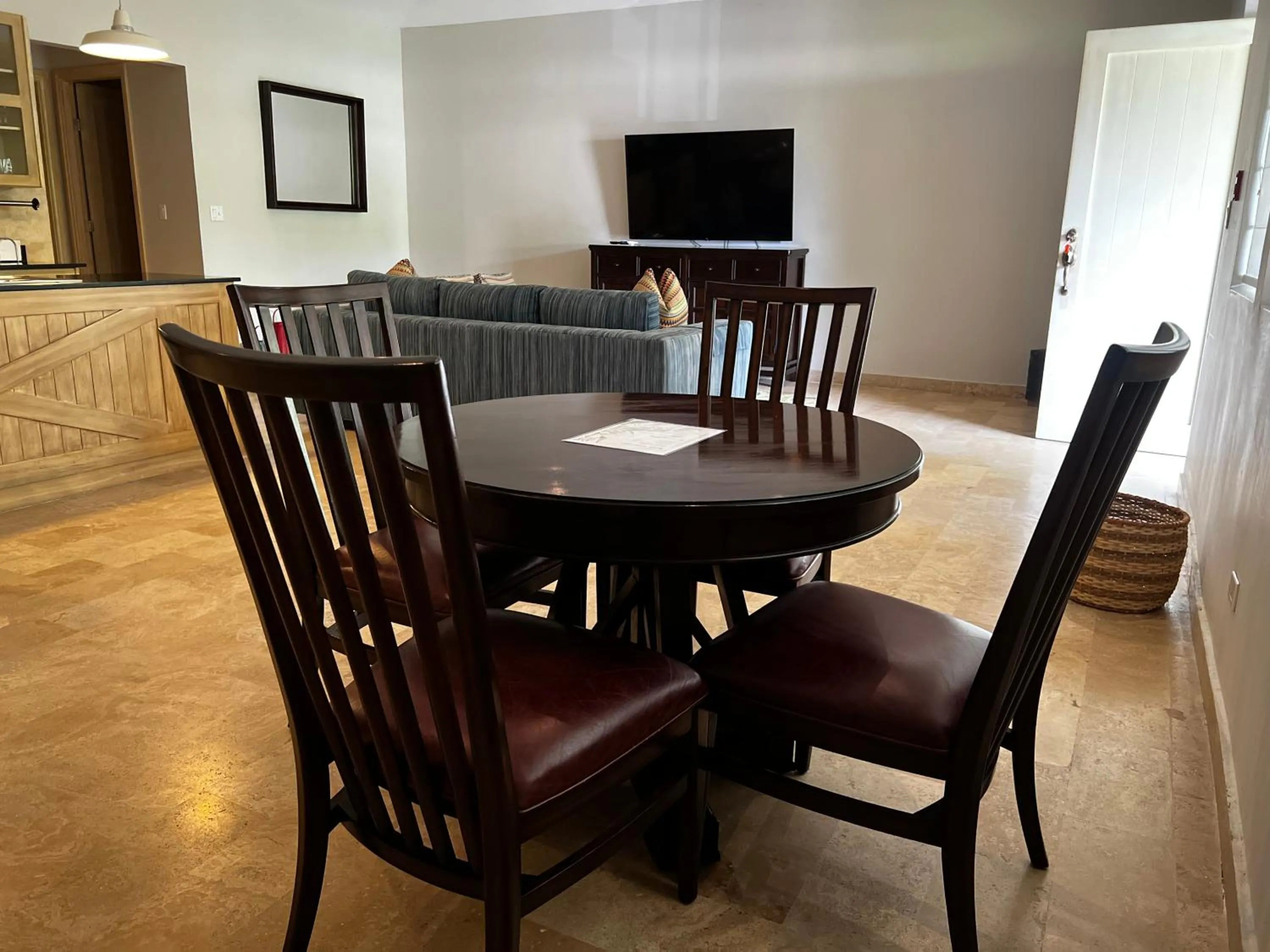 Dining area in Paseo Suites El Valle, Luxury Apartments