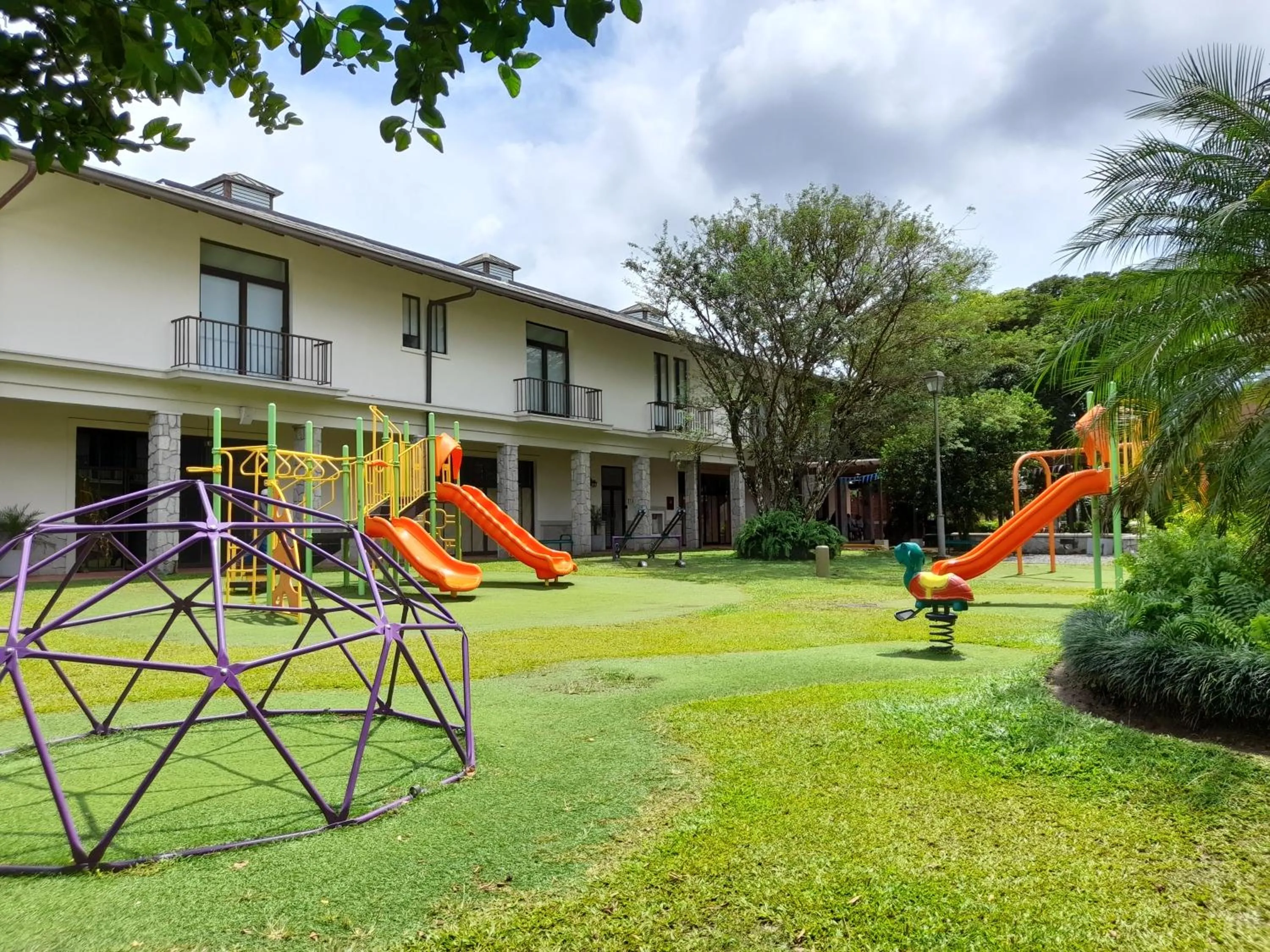 Children play ground in Paseo Suites El Valle, Luxury Apartments