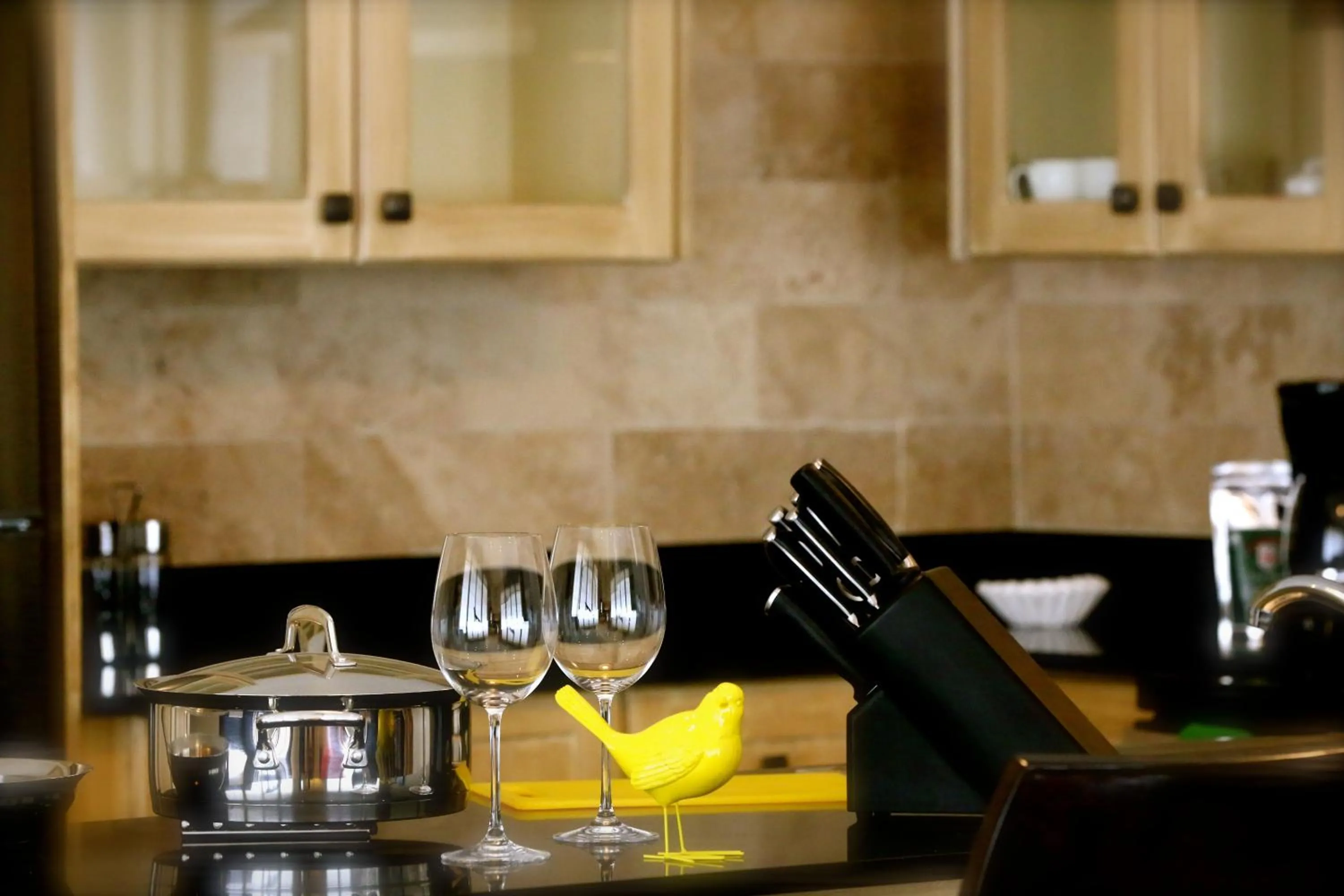 Kitchen or kitchenette in Paseo Suites El Valle, Luxury Apartments