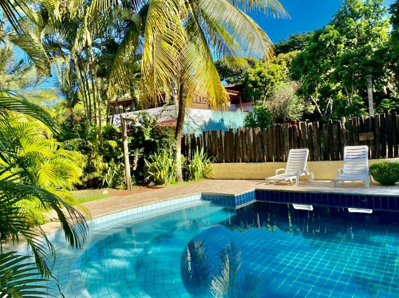 Swimming pool in Pousada Refugium