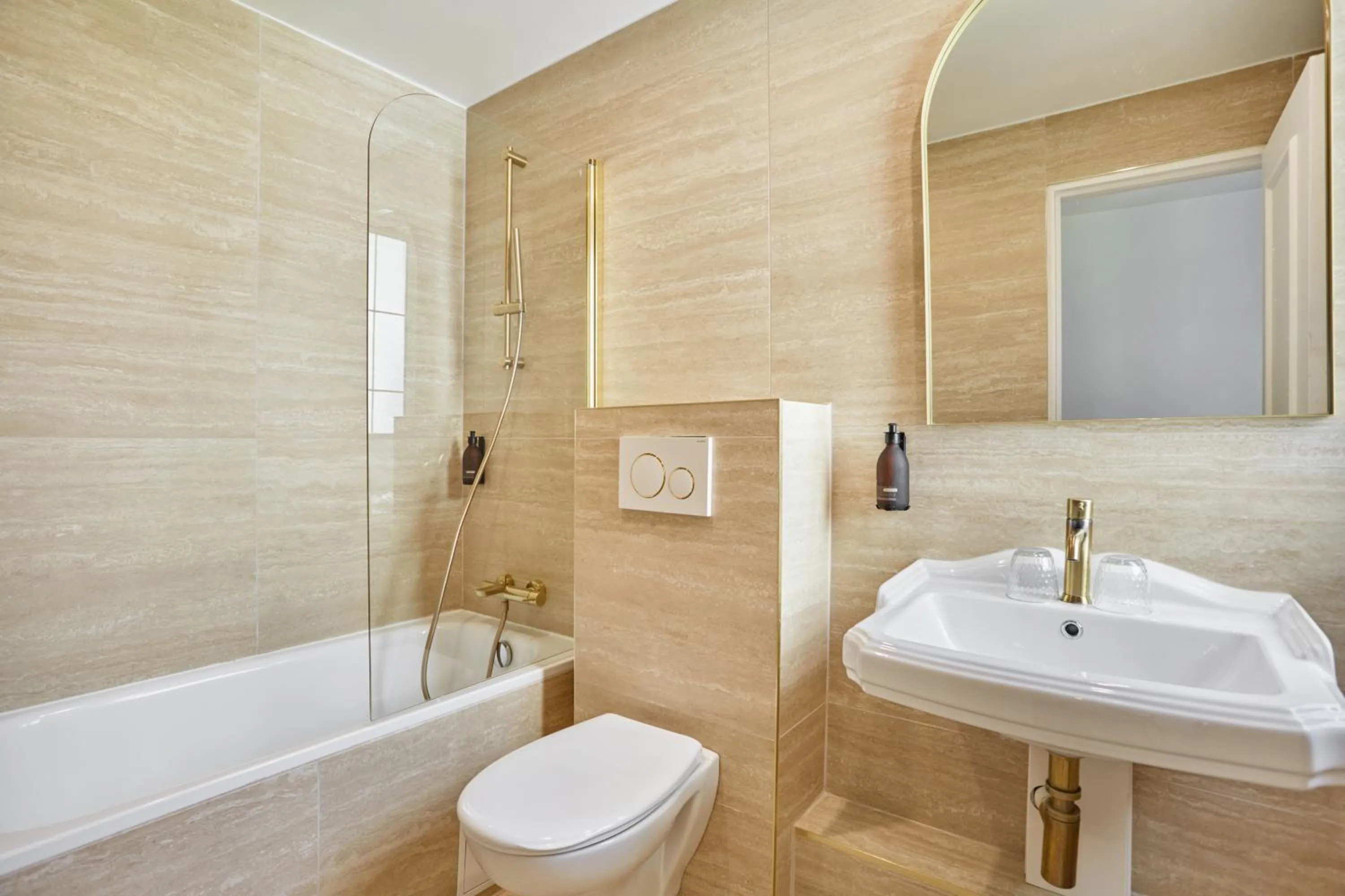 Bathroom in Hôtel Eiffel Rive Gauche