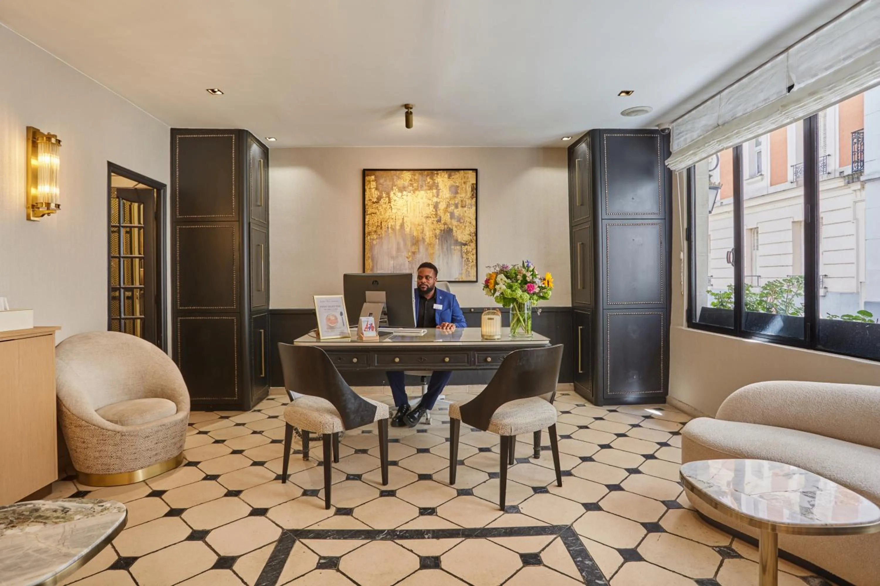Lobby or reception in Hôtel Eiffel Rive Gauche