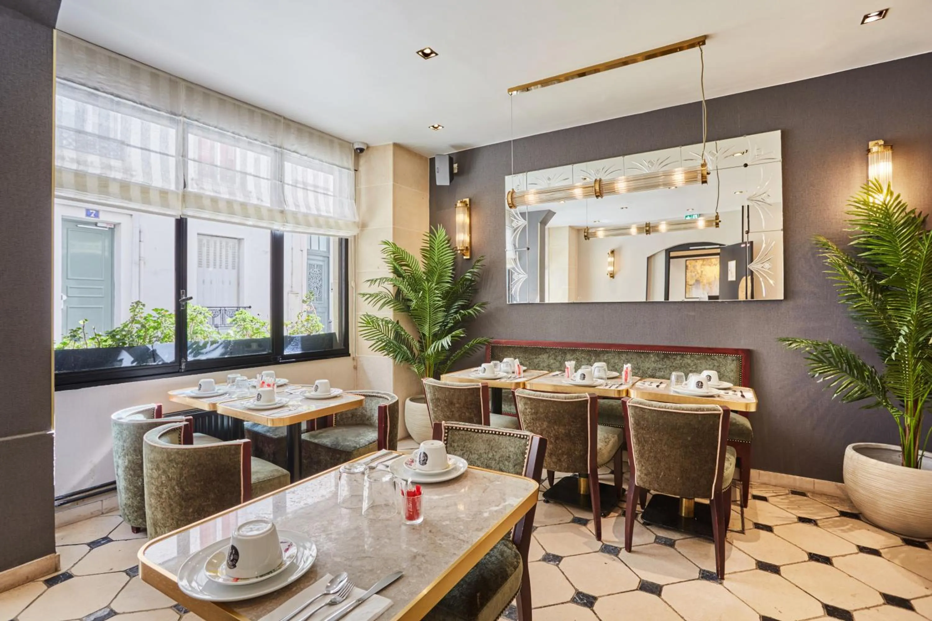 Breakfast in Hôtel Eiffel Rive Gauche