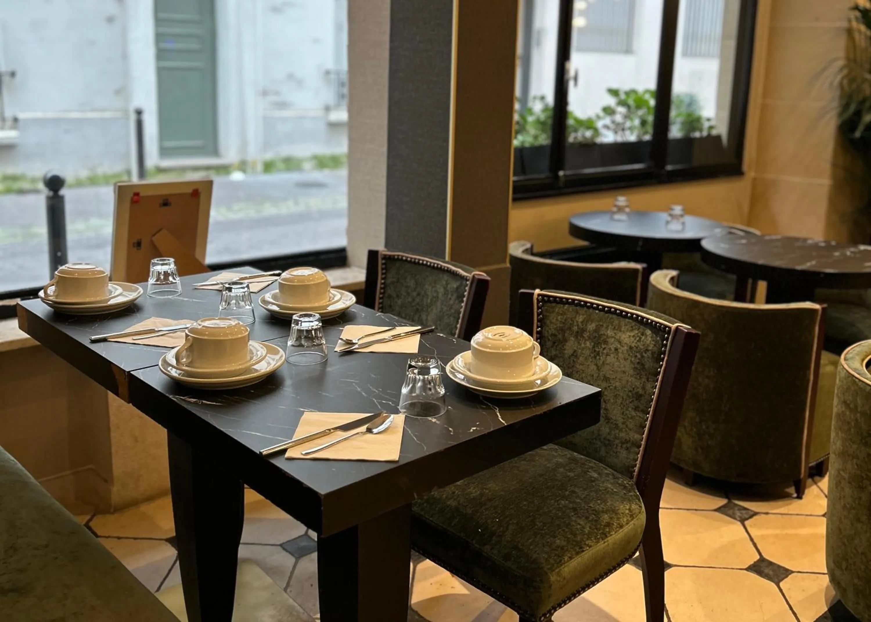 Breakfast in Hôtel Eiffel Rive Gauche