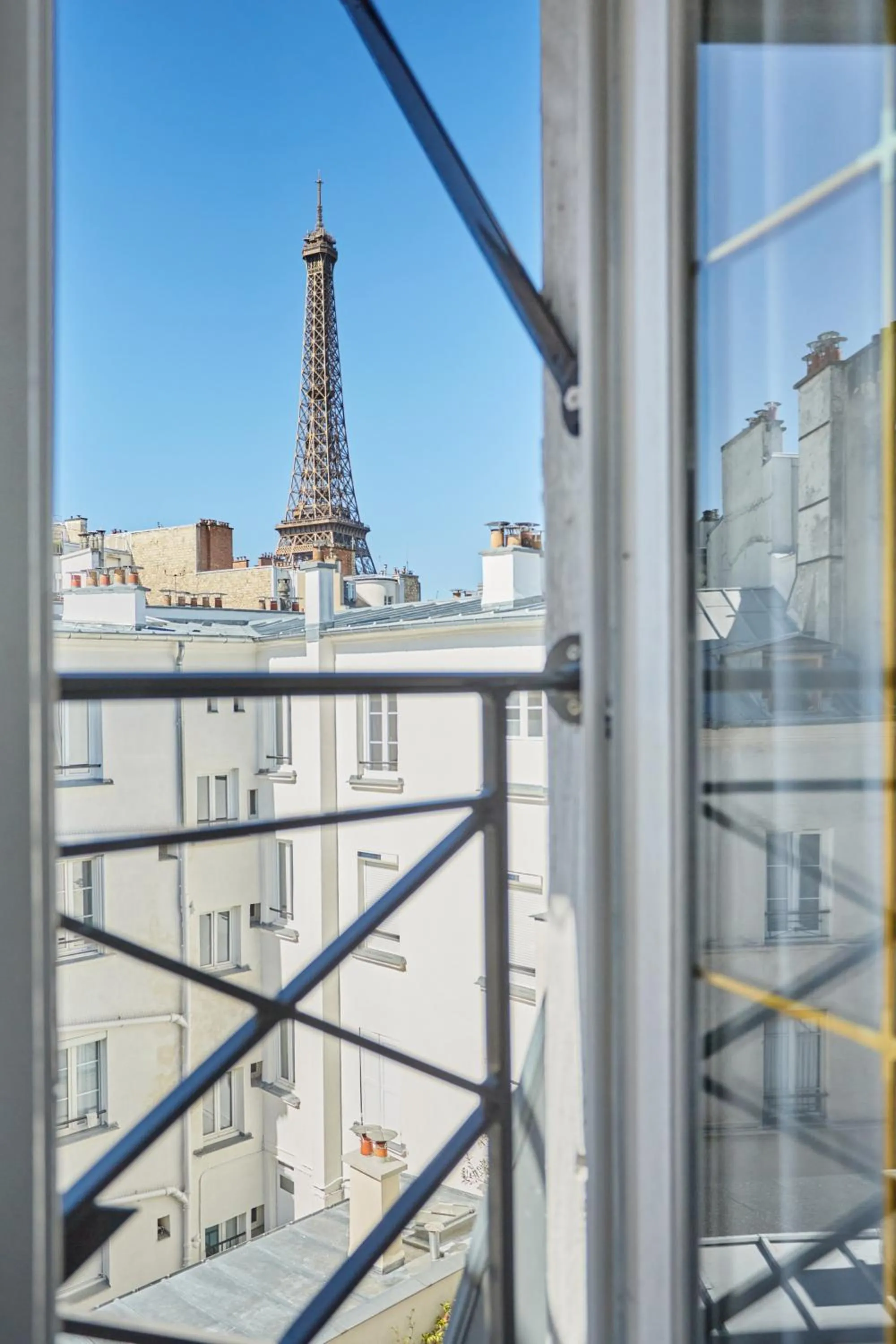 City view in Hôtel Eiffel Rive Gauche