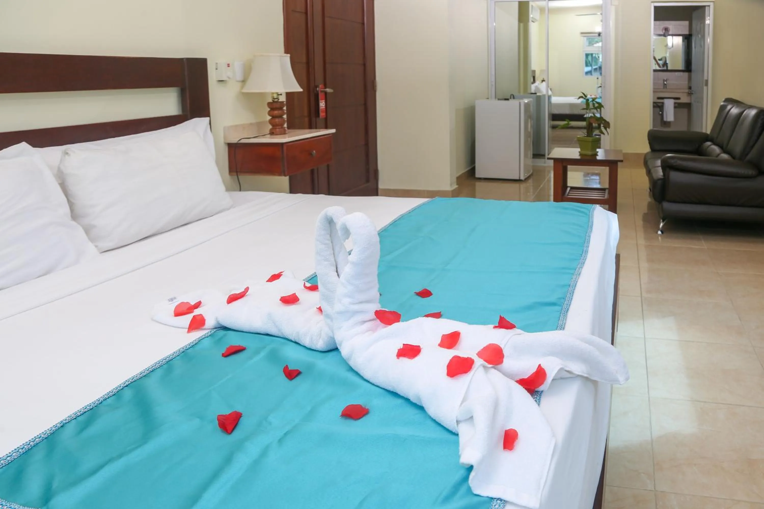 Suite with Pool View in Anton Reef