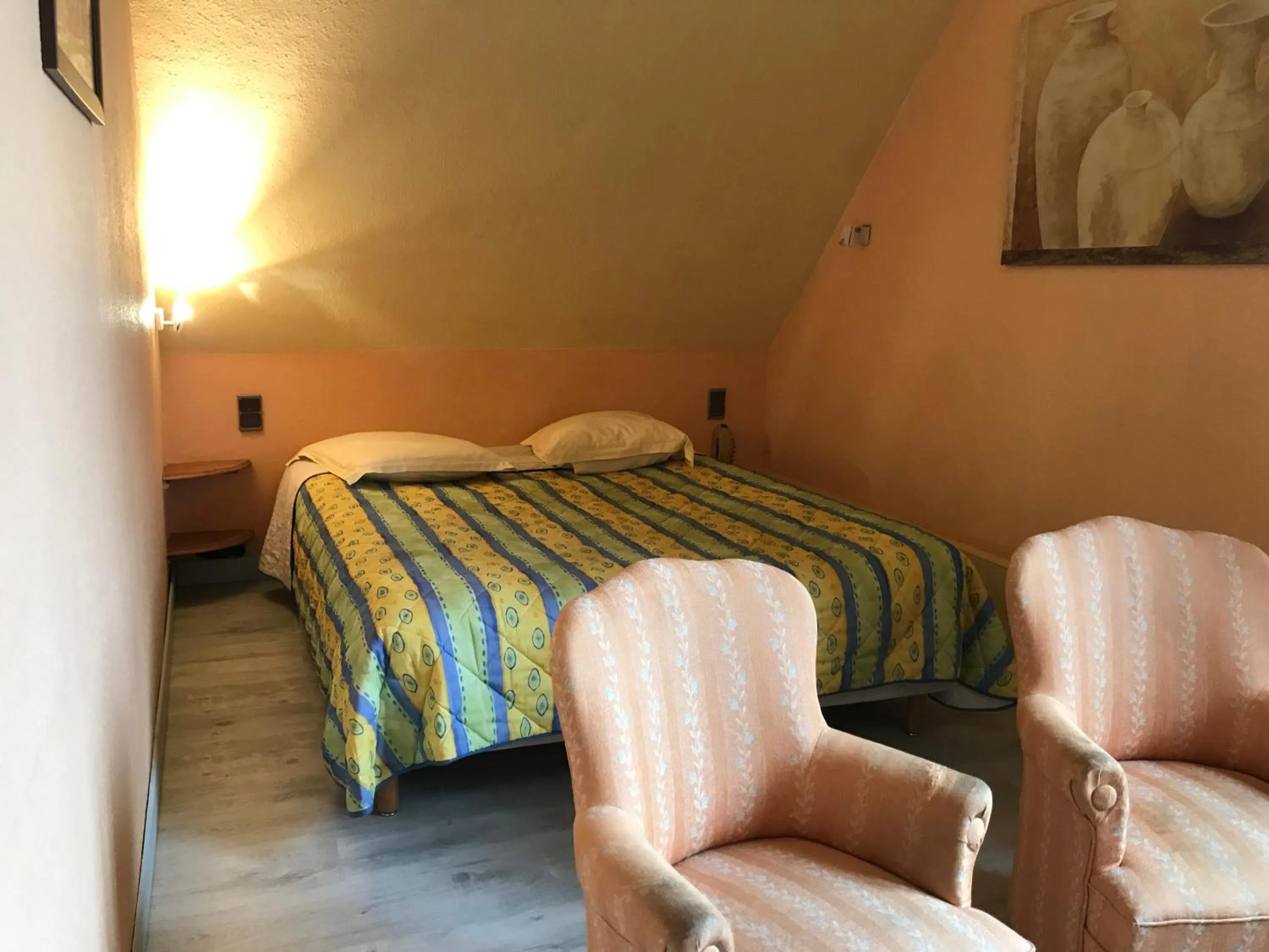 Bed in Logis hôtel & Restaurant - Auberge de la Forêt