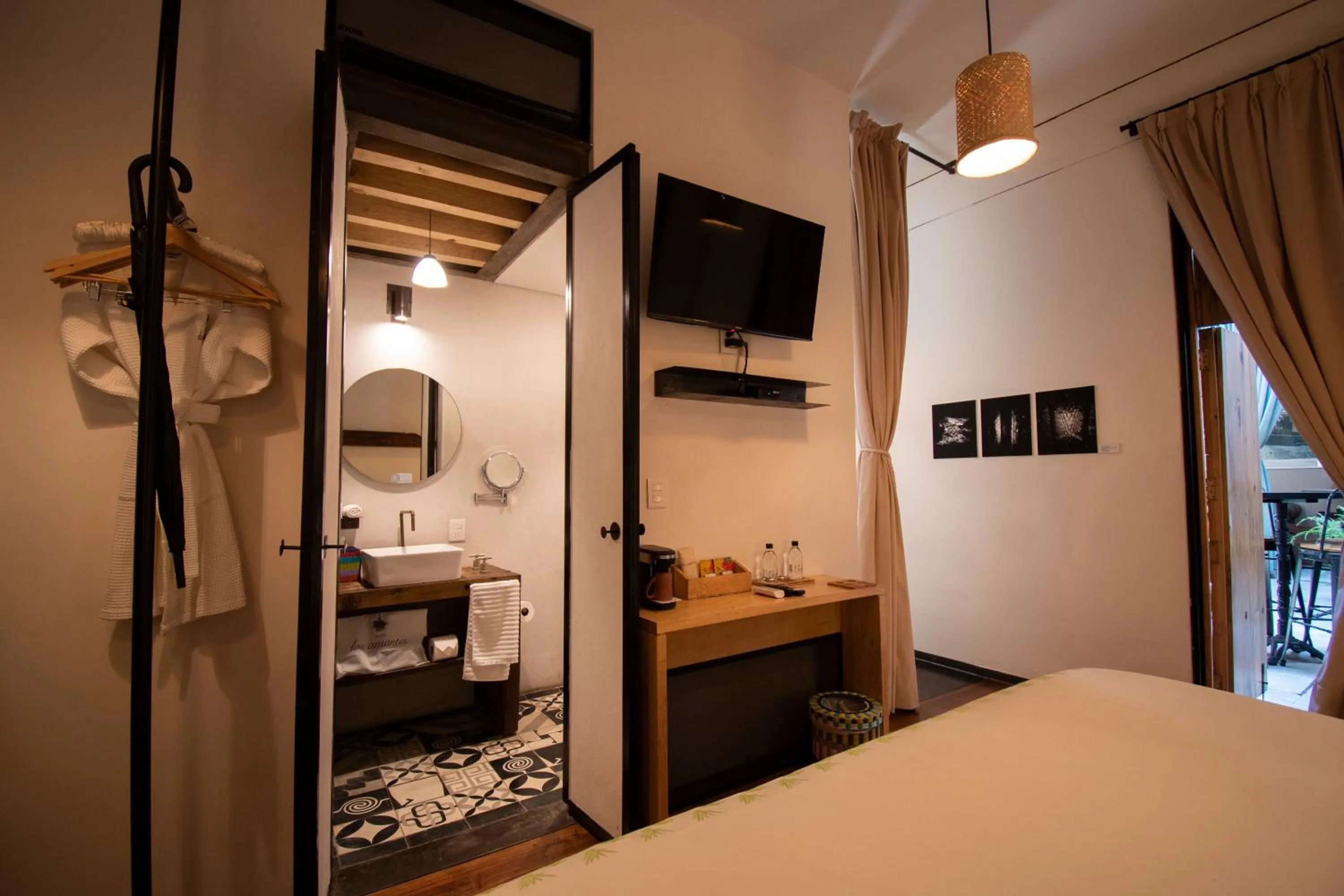 Photo of the whole room, Bed in Hotel Los Amantes