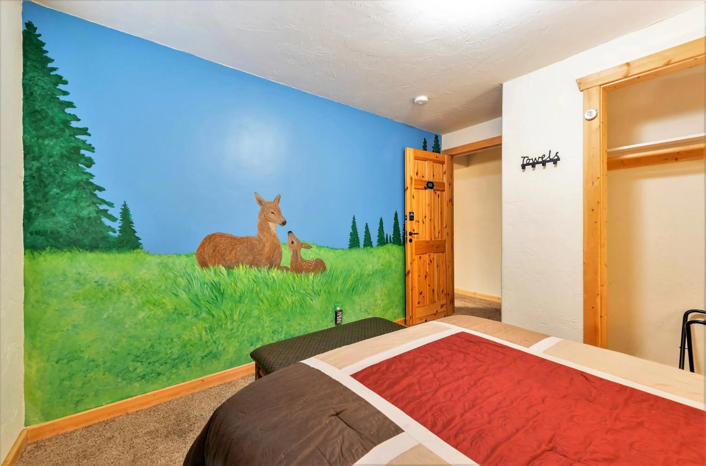 Bed in The Hideaway Lodge