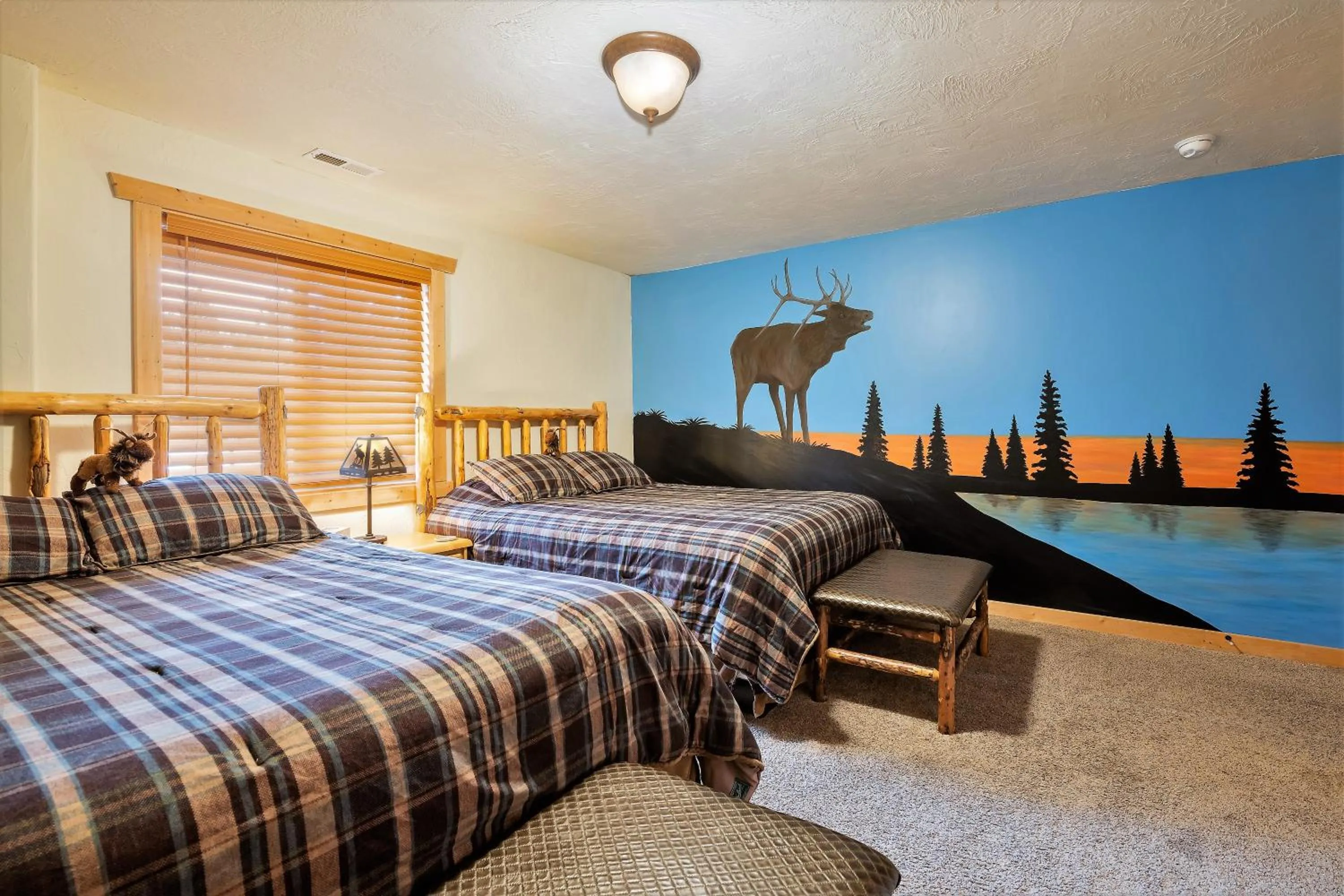 Bed in The Hideaway Lodge