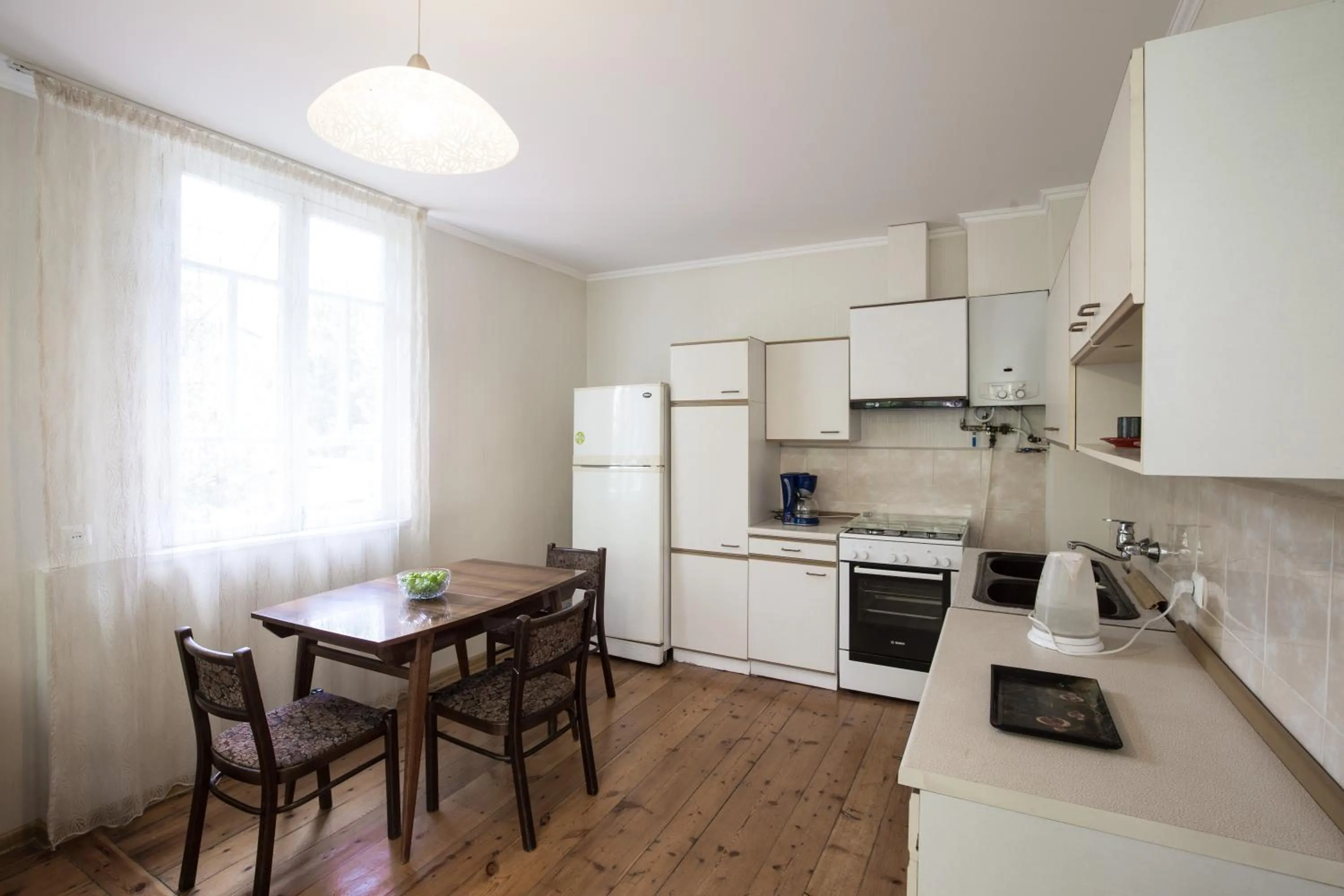 Kitchen or kitchenette in Mary's Apartment