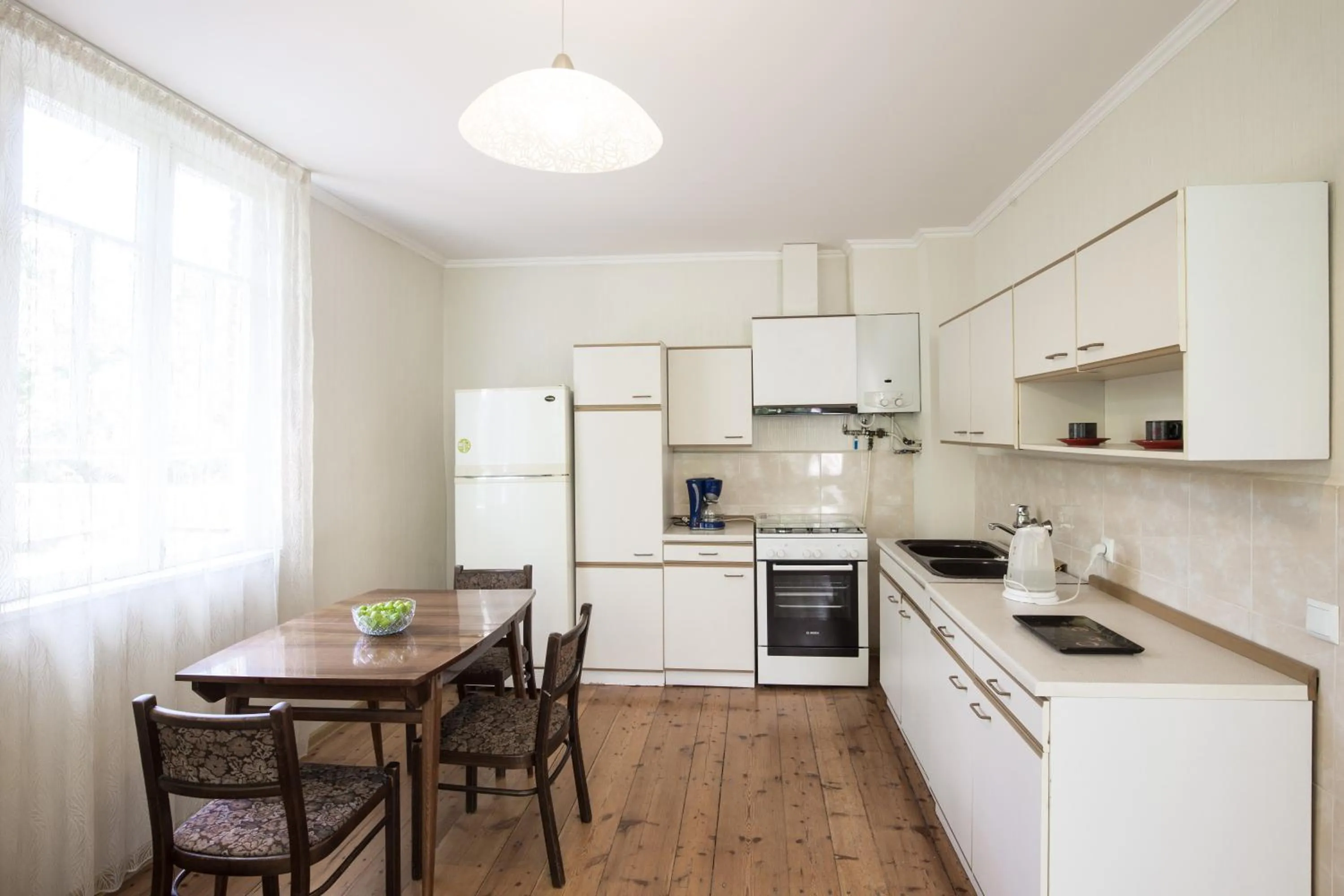 Kitchen or kitchenette in Mary's Apartment